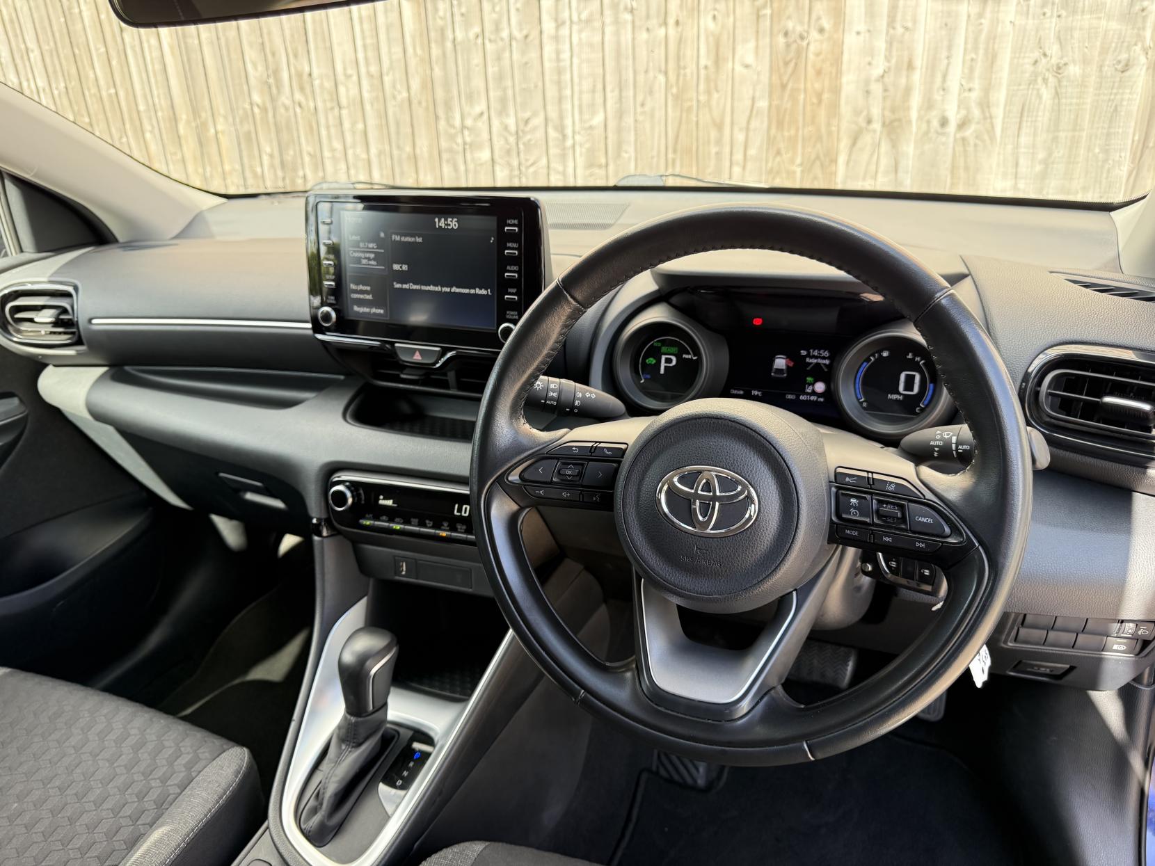 Toyota Yaris 1.5 VVT-h Design Hatchback 5dr Petrol Hybrid E-CVT Euro 6 (s/s) (116 ps)