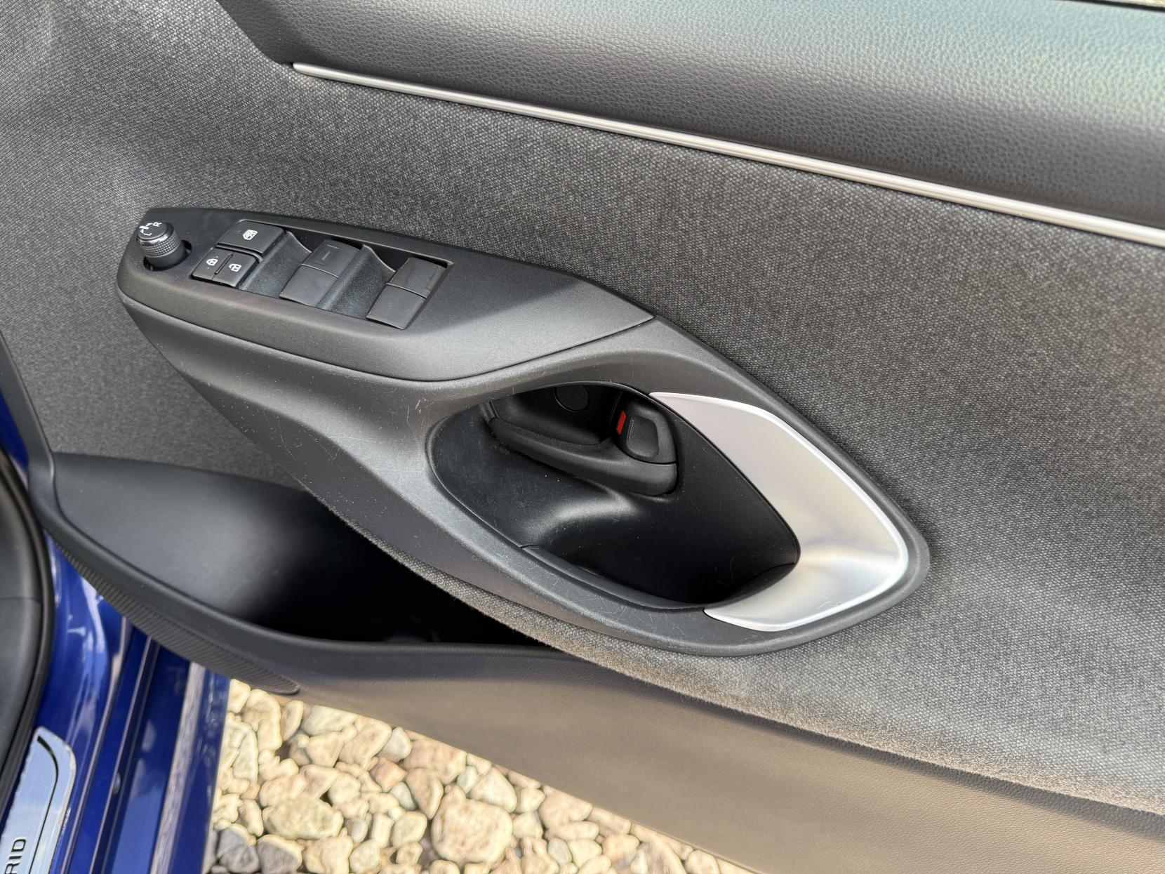 Toyota Yaris 1.5 VVT-h Design Hatchback 5dr Petrol Hybrid E-CVT Euro 6 (s/s) (116 ps)