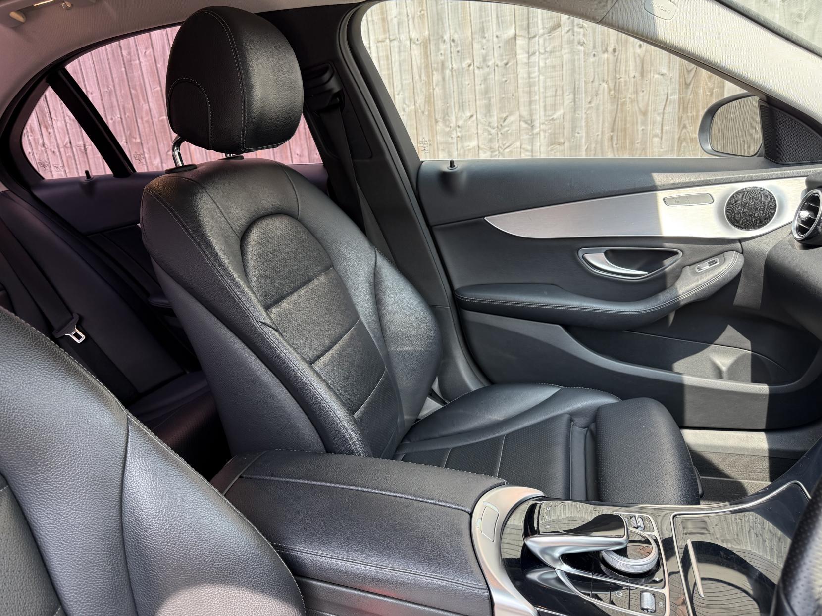 Mercedes-Benz C Class 1.6 C200d Sport Saloon 4dr Diesel G-Tronic+ Euro 6 (s/s) (136 ps)