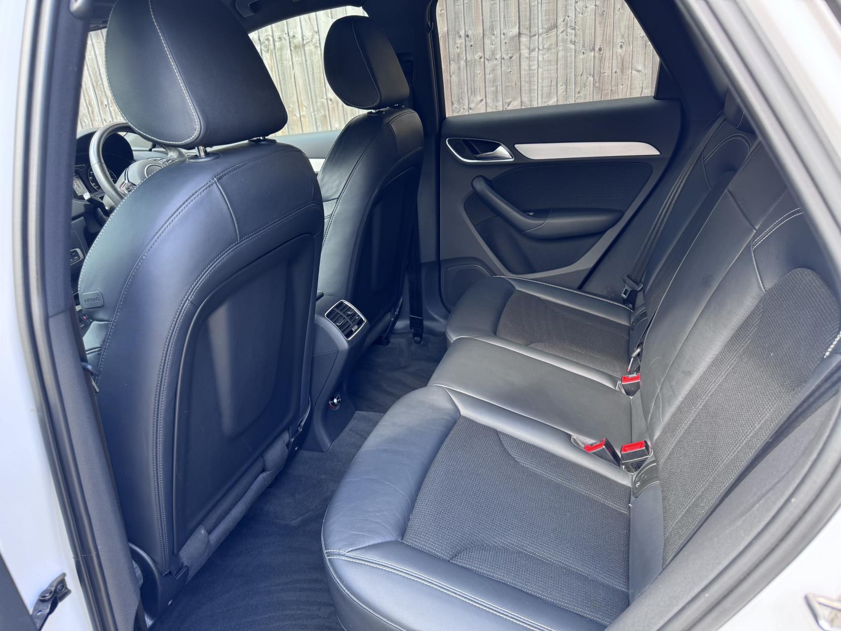 Audi Q3 1.4 TFSI CoD S line SUV 5dr Petrol Manual Euro 6 (s/s) (150 ps)