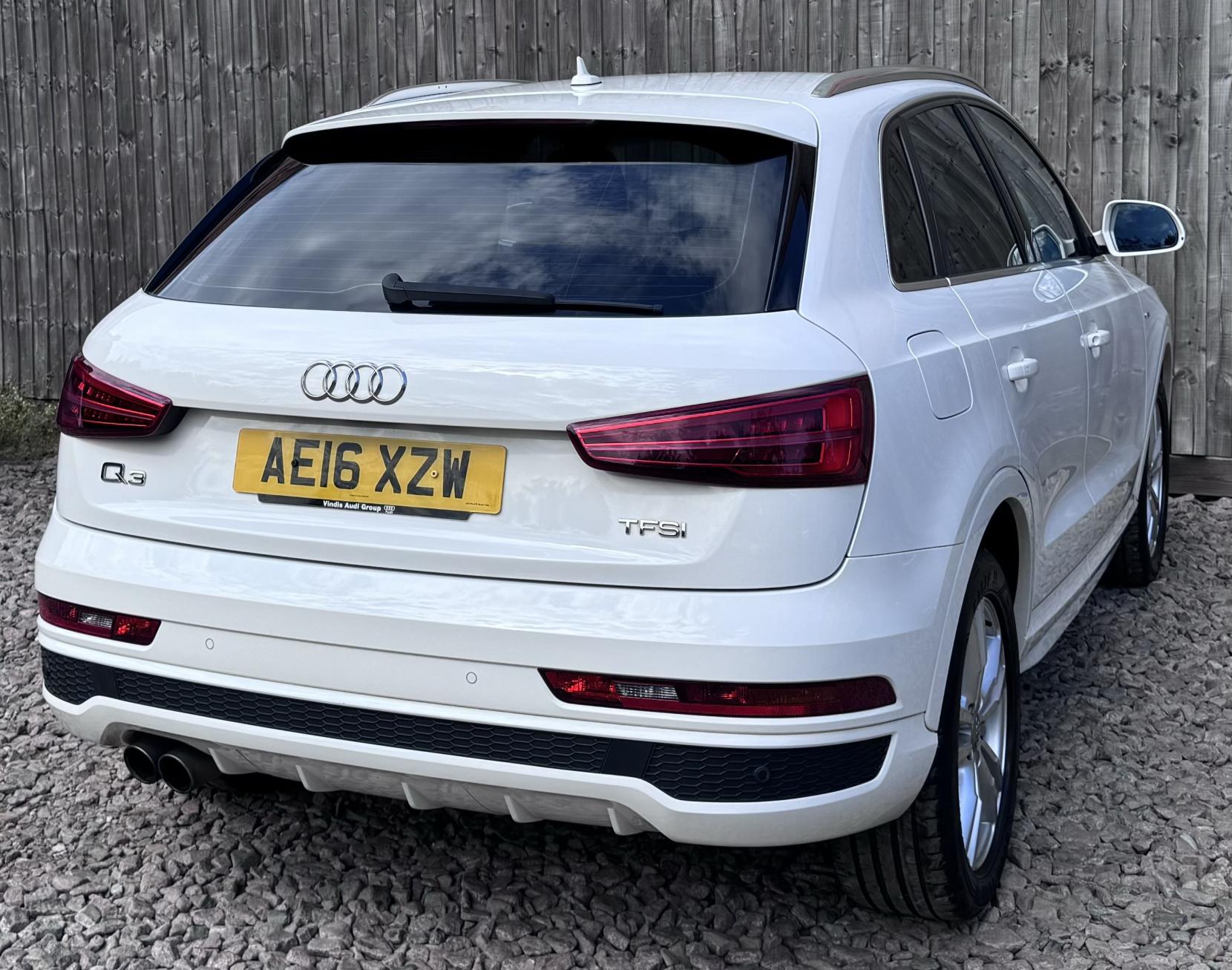 Audi Q3 1.4 TFSI CoD S line SUV 5dr Petrol Manual Euro 6 (s/s) (150 ps)