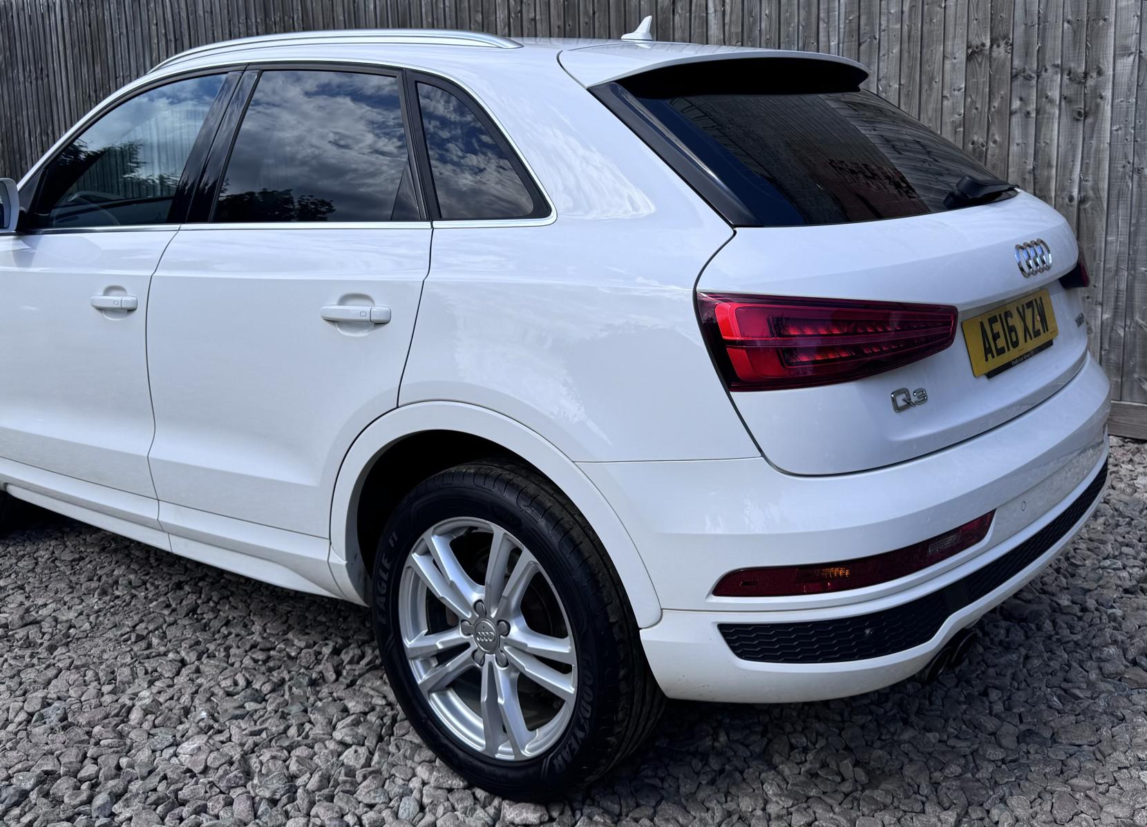 Audi Q3 1.4 TFSI CoD S line SUV 5dr Petrol Manual Euro 6 (s/s) (150 ps)