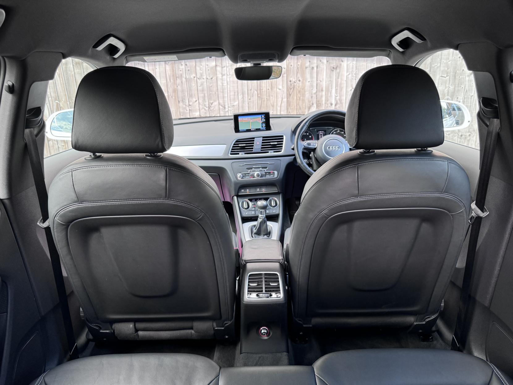 Audi Q3 1.4 TFSI CoD S line SUV 5dr Petrol Manual Euro 6 (s/s) (150 ps)