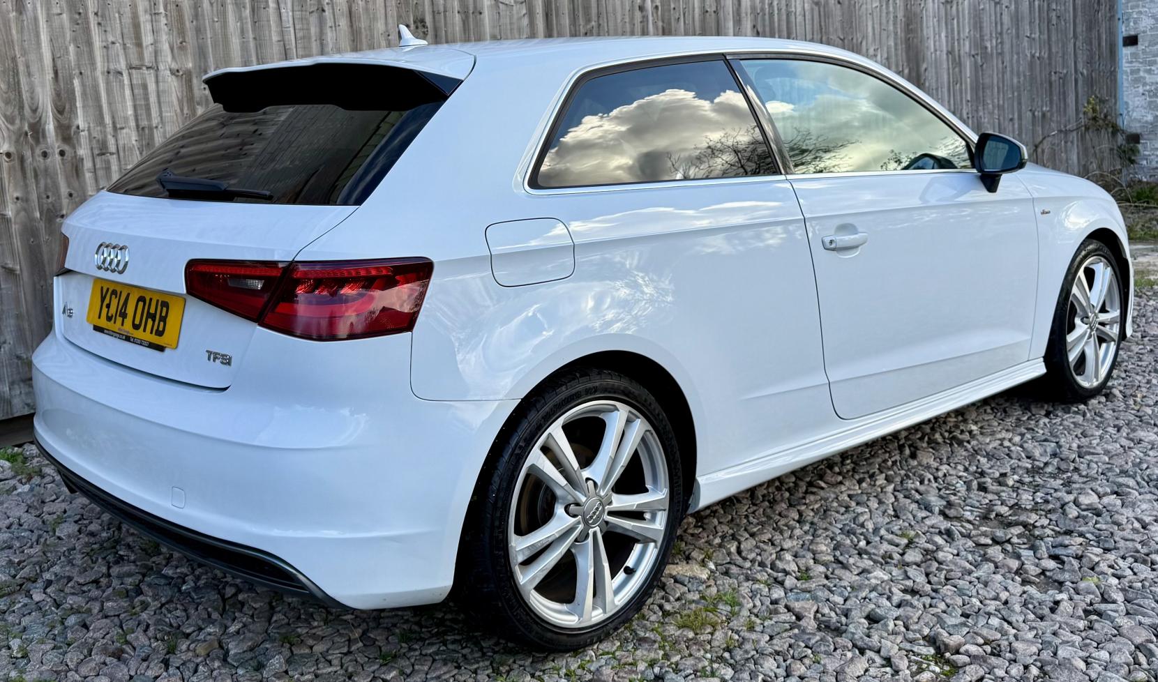 Audi A3 1.4 TFSI S line Hatchback 3dr Petrol Manual Euro 5 (s/s) (122 ps)