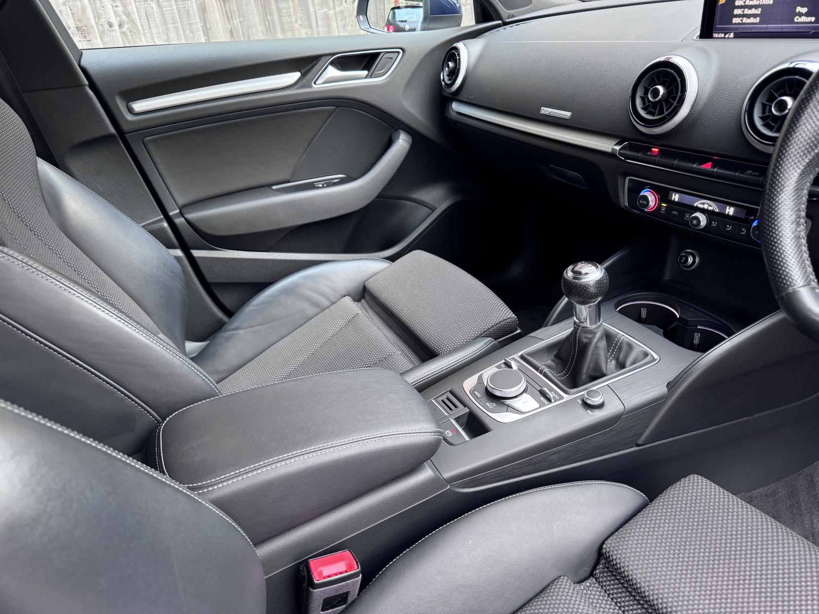 Audi A3 1.5 TFSI CoD S line Sportback 5dr Petrol Manual Euro 6 (s/s) (150 ps)