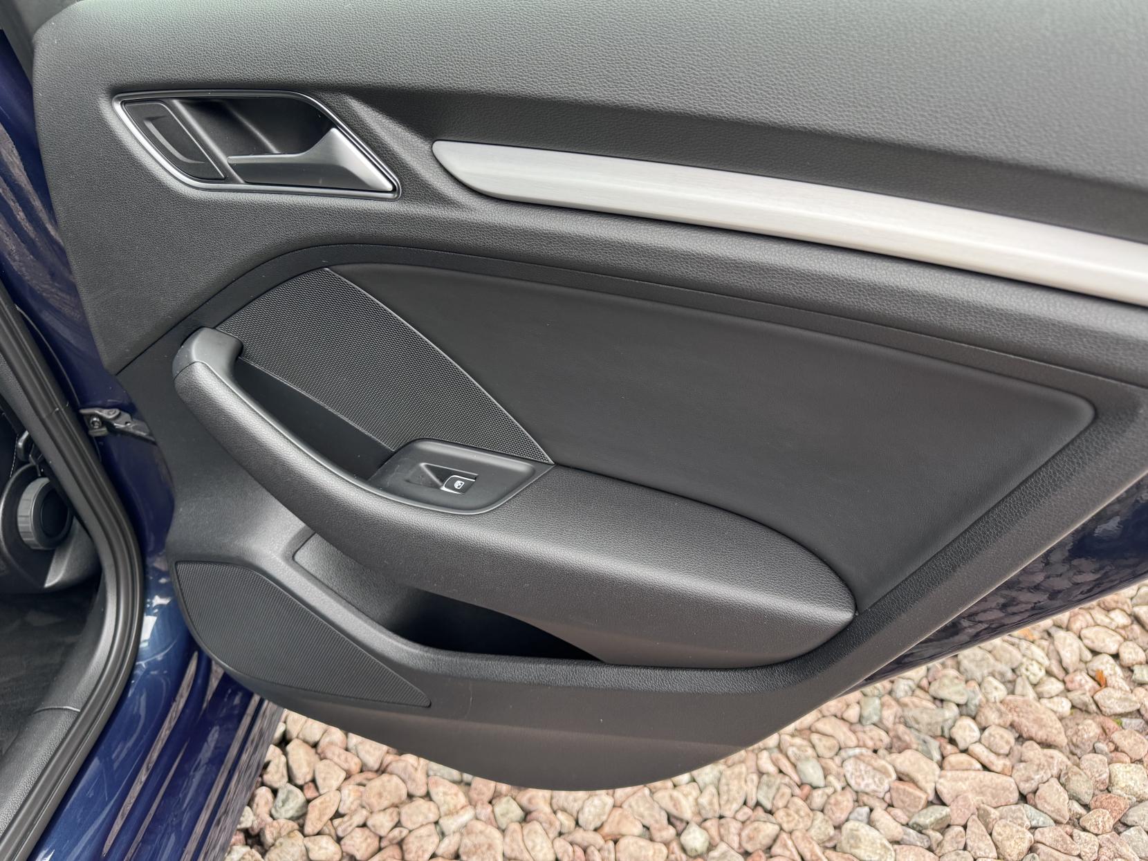 Audi A3 1.5 TFSI CoD S line Sportback 5dr Petrol Manual Euro 6 (s/s) (150 ps)