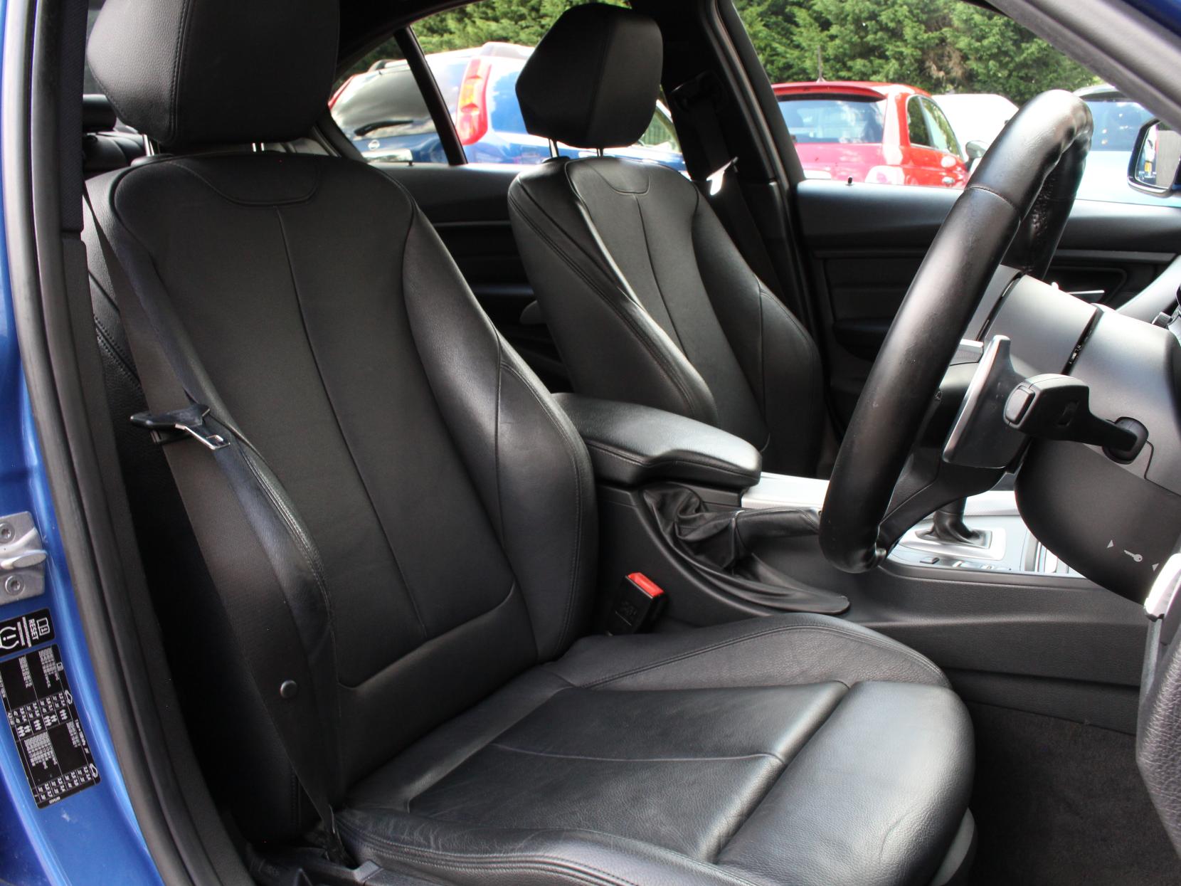 BMW 3 Series 2.0 320d M Sport Saloon 4dr Diesel Auto Euro 5 (s/s) (184 ps)