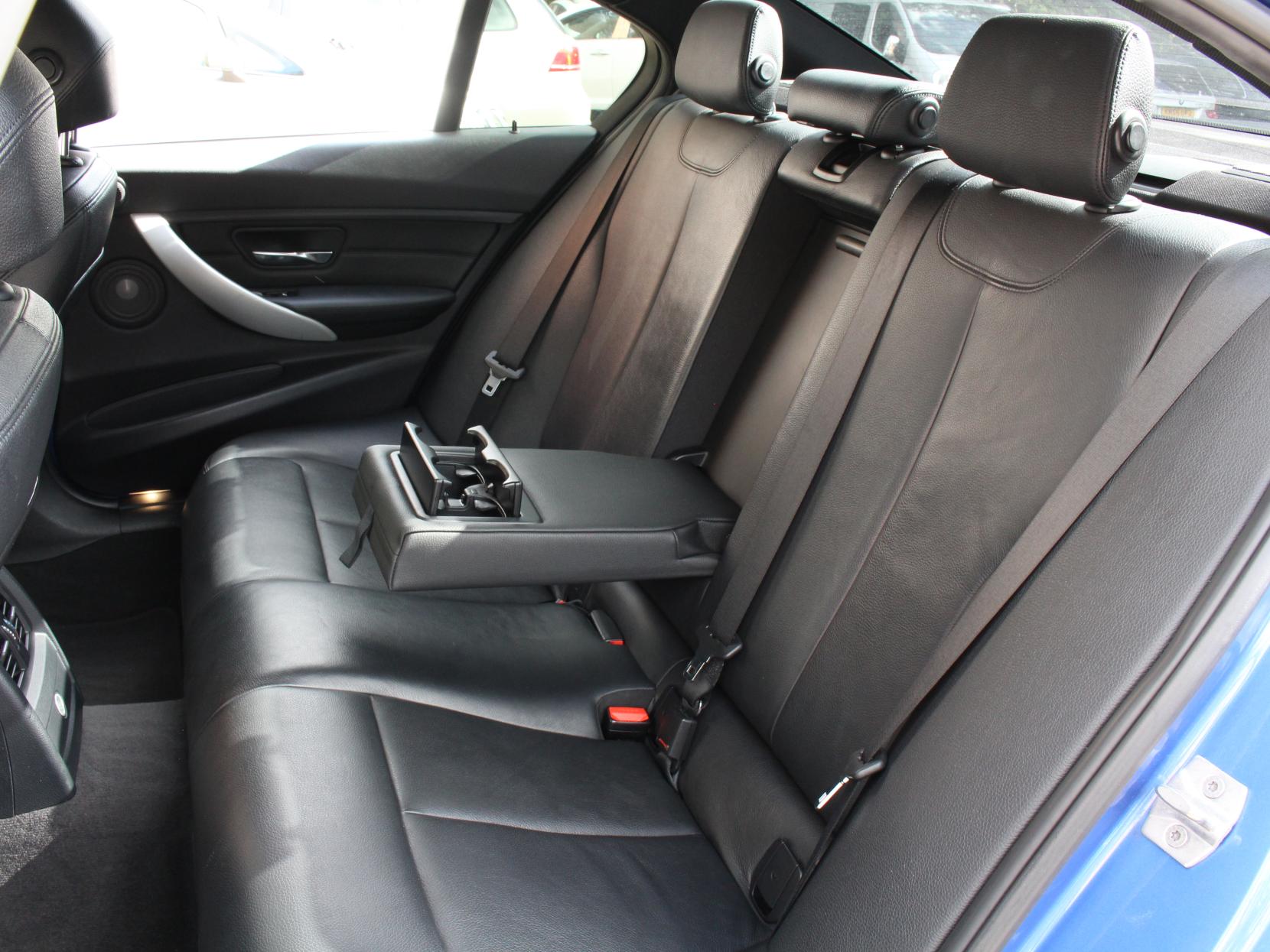 BMW 3 Series 2.0 320d M Sport Saloon 4dr Diesel Auto Euro 5 (s/s) (184 ps)