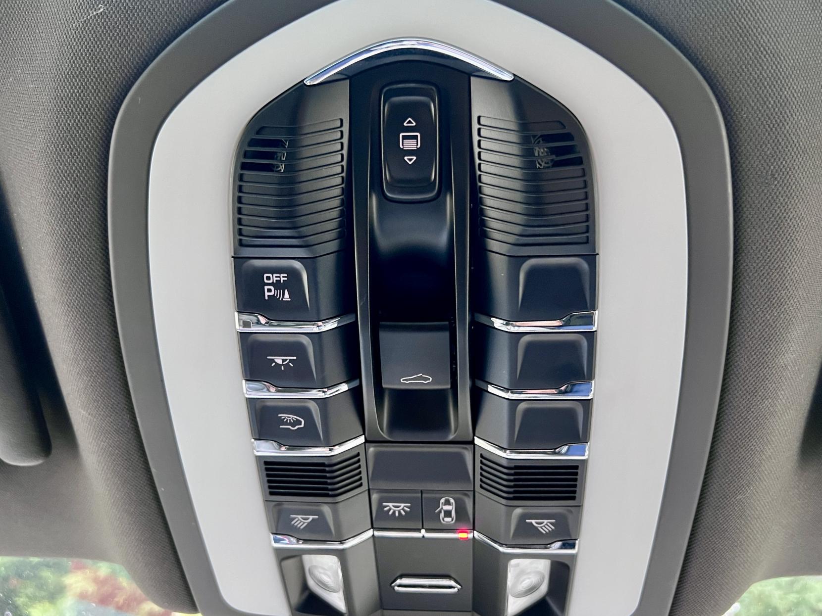 Porsche Macan 3.0 TD V6 S SUV 5dr Diesel PDK 4WD Euro 6 (s/s) (258 ps)