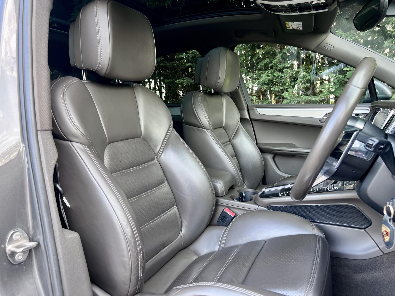 Porsche Macan 3.0 TD V6 S SUV 5dr Diesel PDK 4WD Euro 6 (s/s) (258 ps)