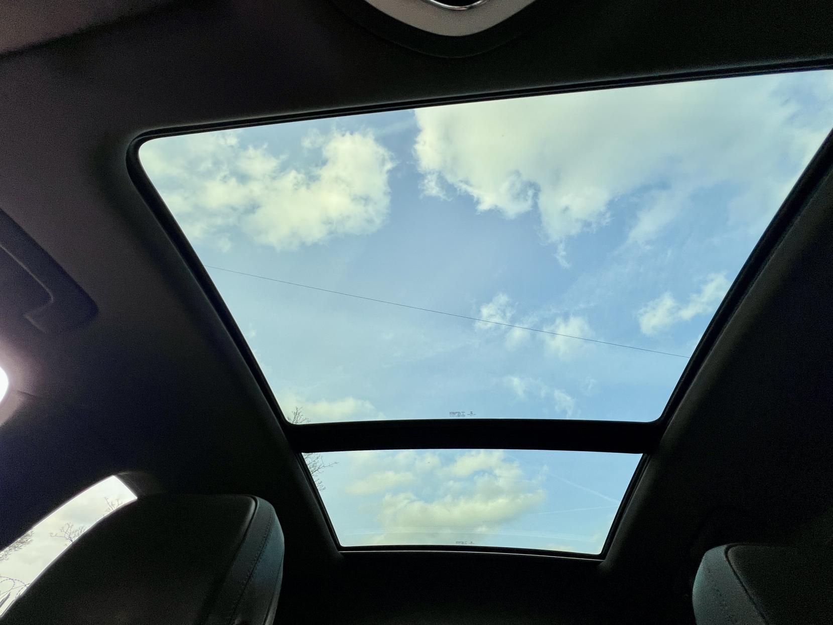 Porsche Macan 3.0 TD V6 S SUV 5dr Diesel PDK 4WD Euro 6 (s/s) (258 ps)