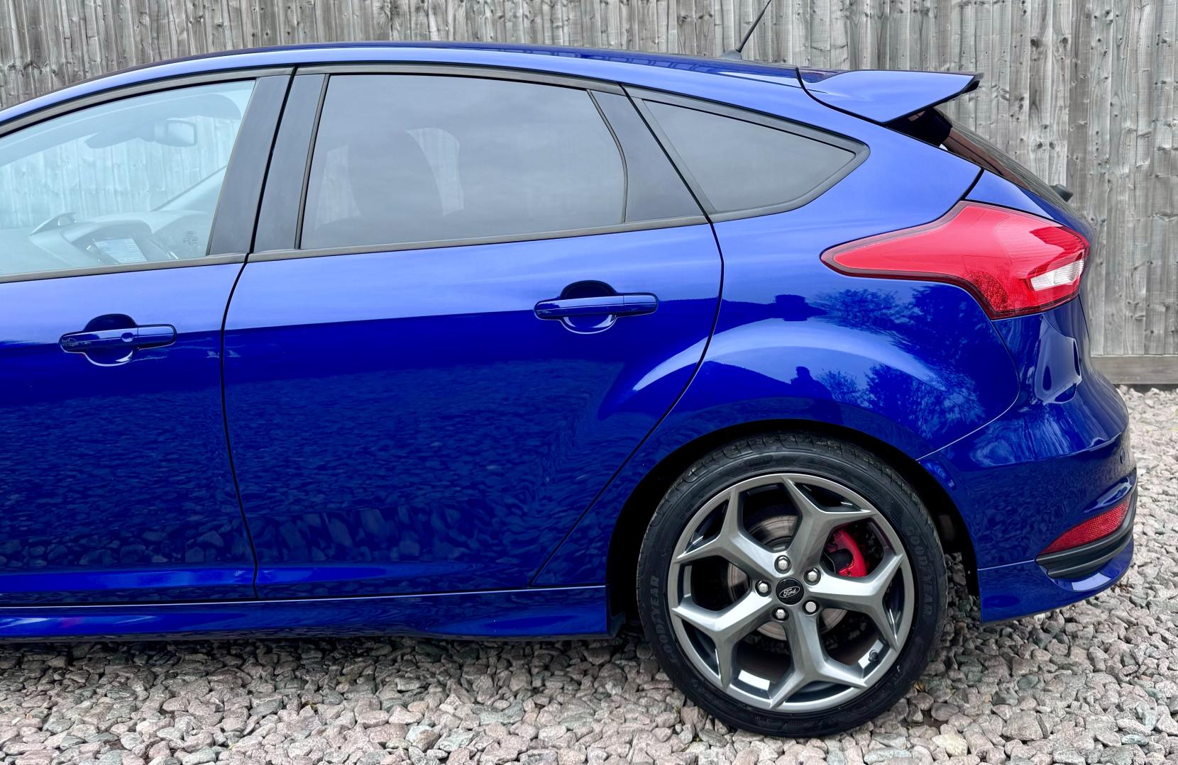 Ford Focus 2.0T EcoBoost ST-3 Hatchback 5dr Petrol Manual Euro 6 (s/s) (250 ps)