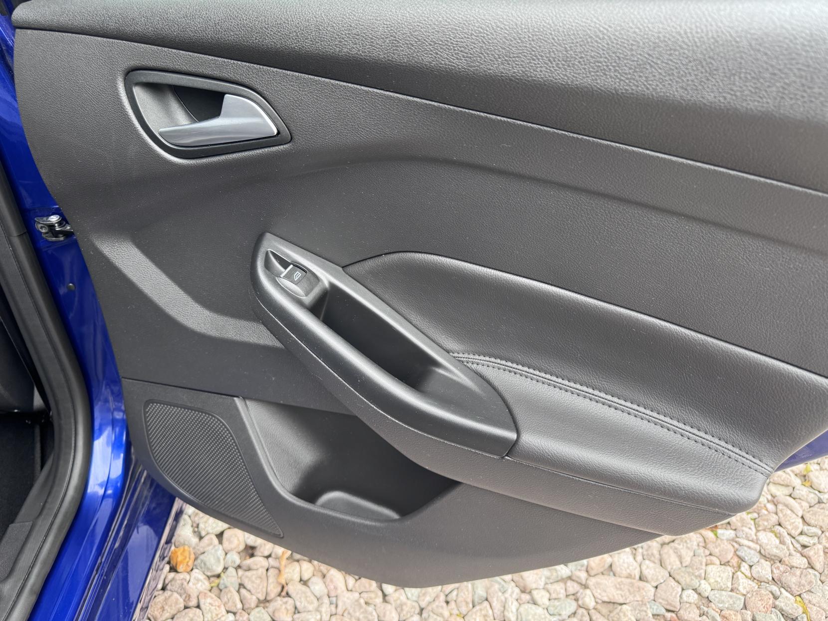 Ford Focus 2.0T EcoBoost ST-3 Hatchback 5dr Petrol Manual Euro 6 (s/s) (250 ps)