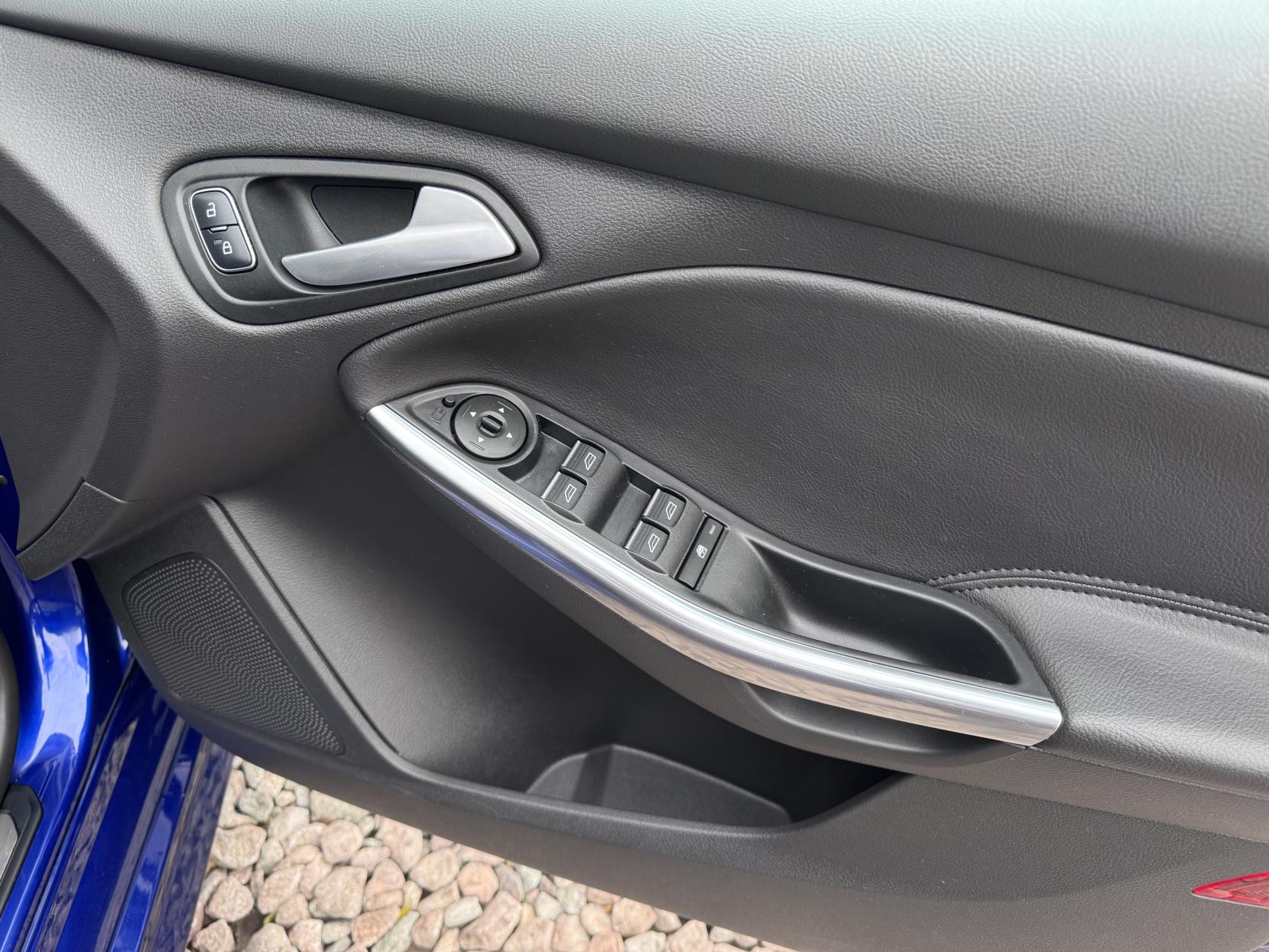 Ford Focus 2.0T EcoBoost ST-3 Hatchback 5dr Petrol Manual Euro 6 (s/s) (250 ps)