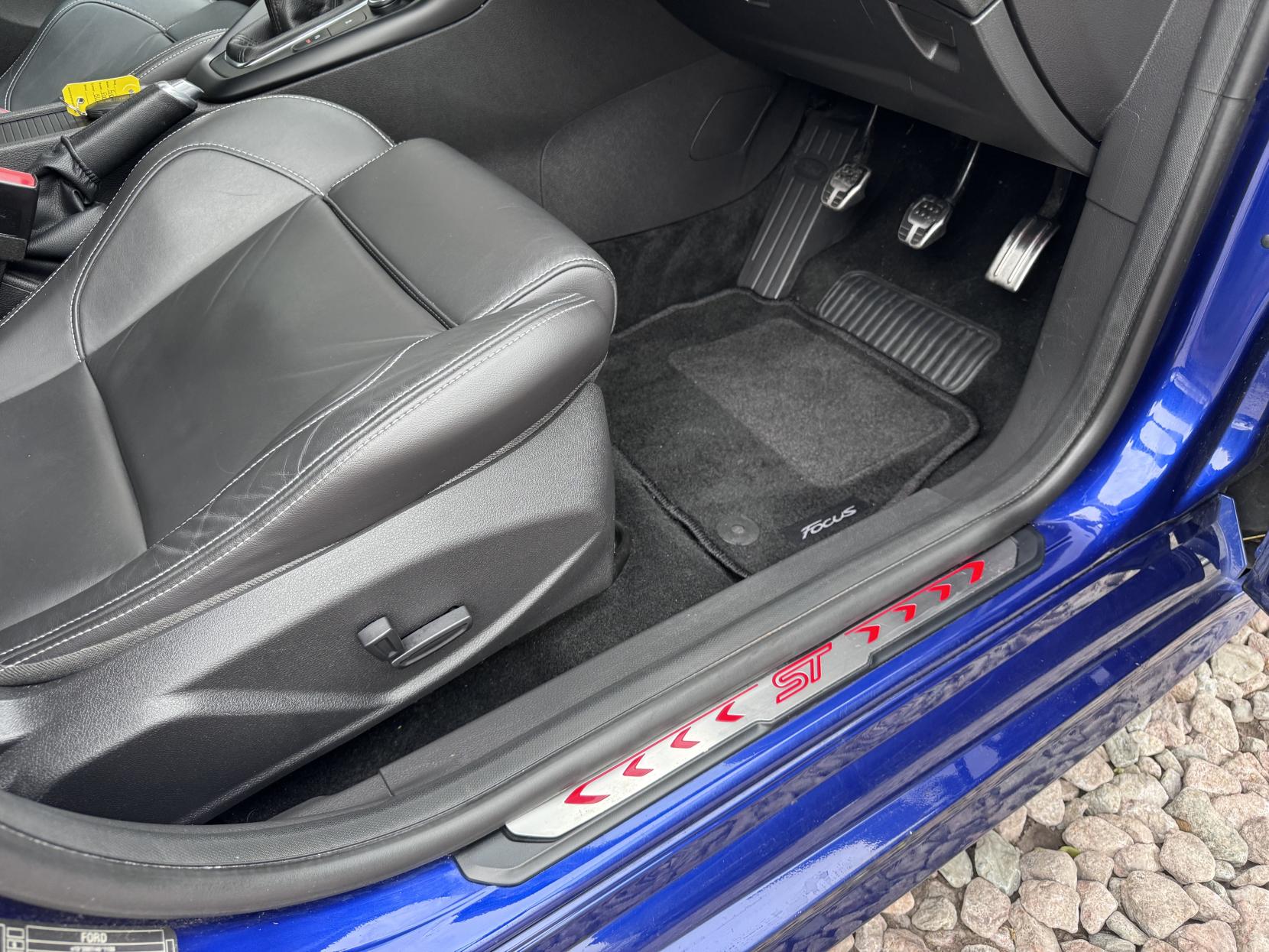 Ford Focus 2.0T EcoBoost ST-3 Hatchback 5dr Petrol Manual Euro 6 (s/s) (250 ps)