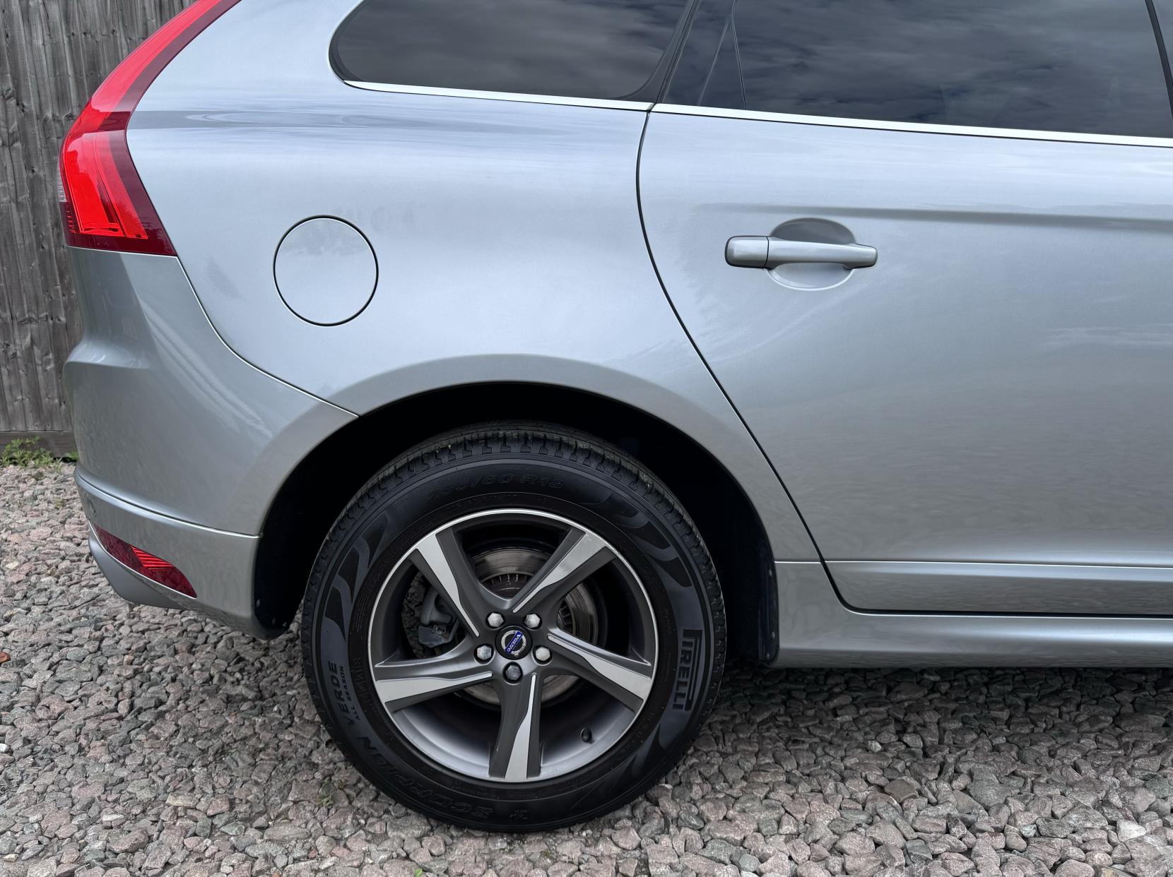 Volvo XC60 2.0 D4 R-Design Lux Nav SUV 5dr Diesel Auto Euro 6 (s/s) (190 ps)