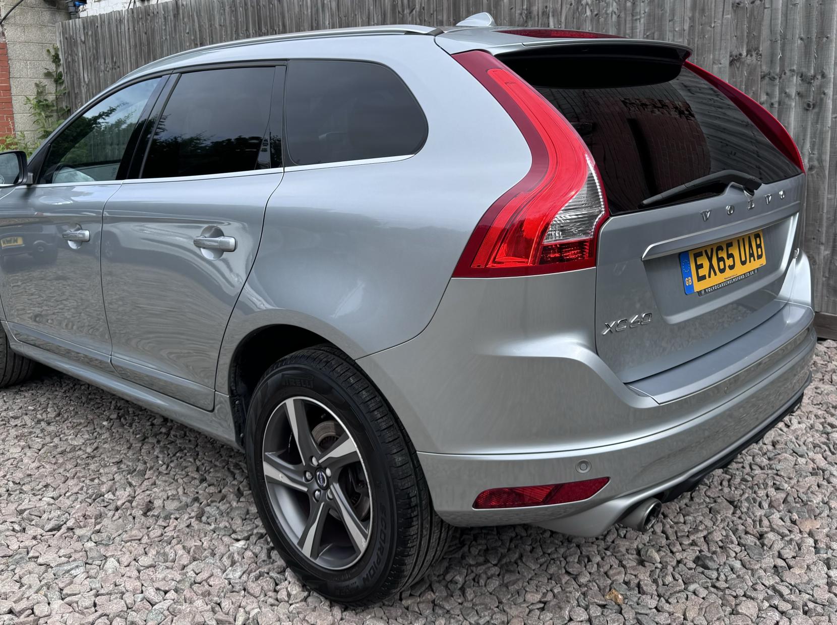 Volvo XC60 2.0 D4 R-Design Lux Nav SUV 5dr Diesel Auto Euro 6 (s/s) (190 ps)