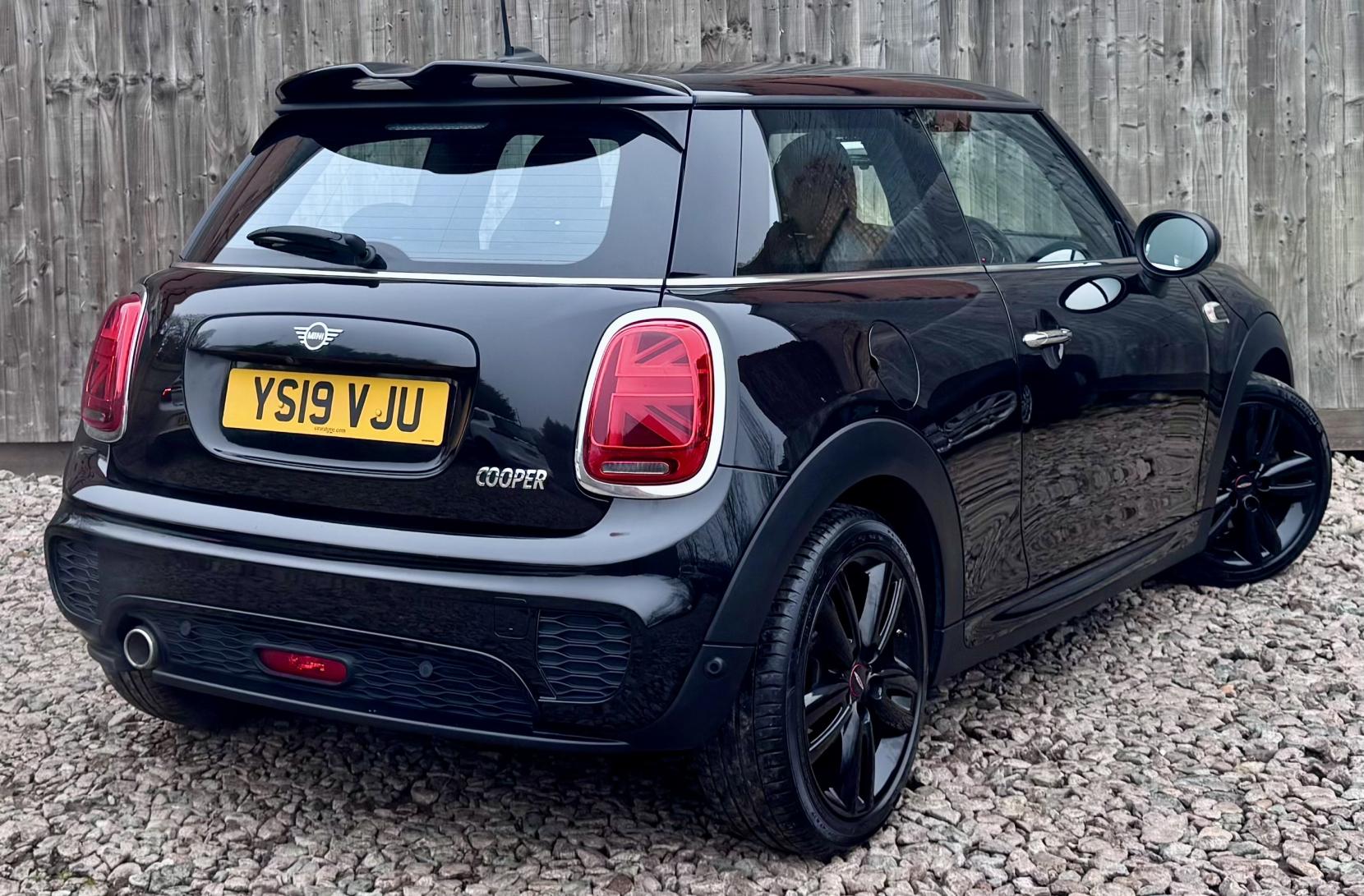 MINI Hatch 1.5 Cooper Sport Hatchback 3dr Petrol Manual Euro 6 (s/s) (136 ps)