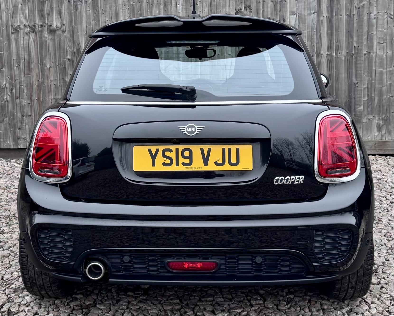MINI Hatch 1.5 Cooper Sport Hatchback 3dr Petrol Manual Euro 6 (s/s) (136 ps)