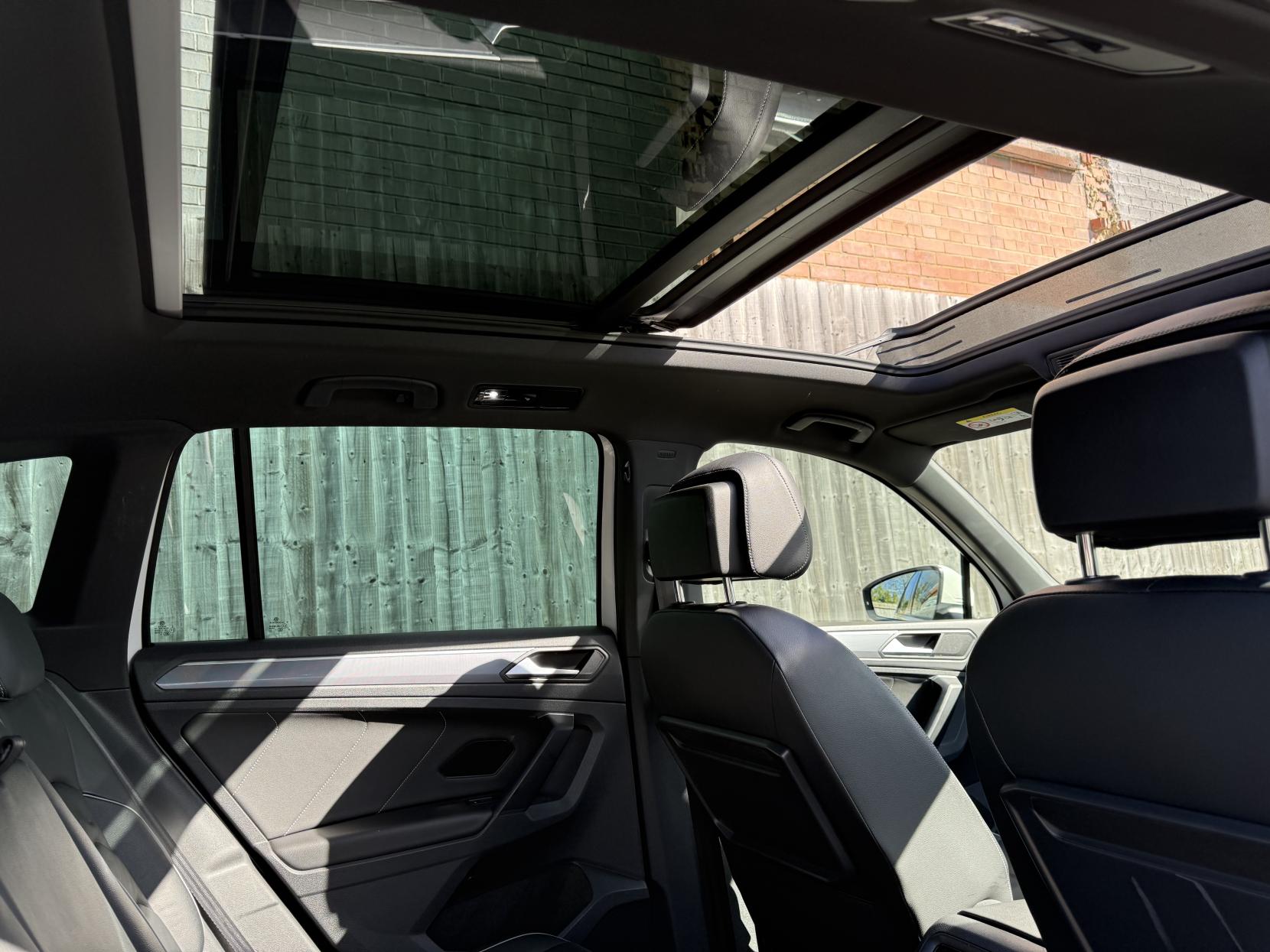 Volkswagen Tiguan 2.0 TDI R-Line SUV 5dr Diesel DSG 4Motion Euro 6 (s/s) (190 ps)