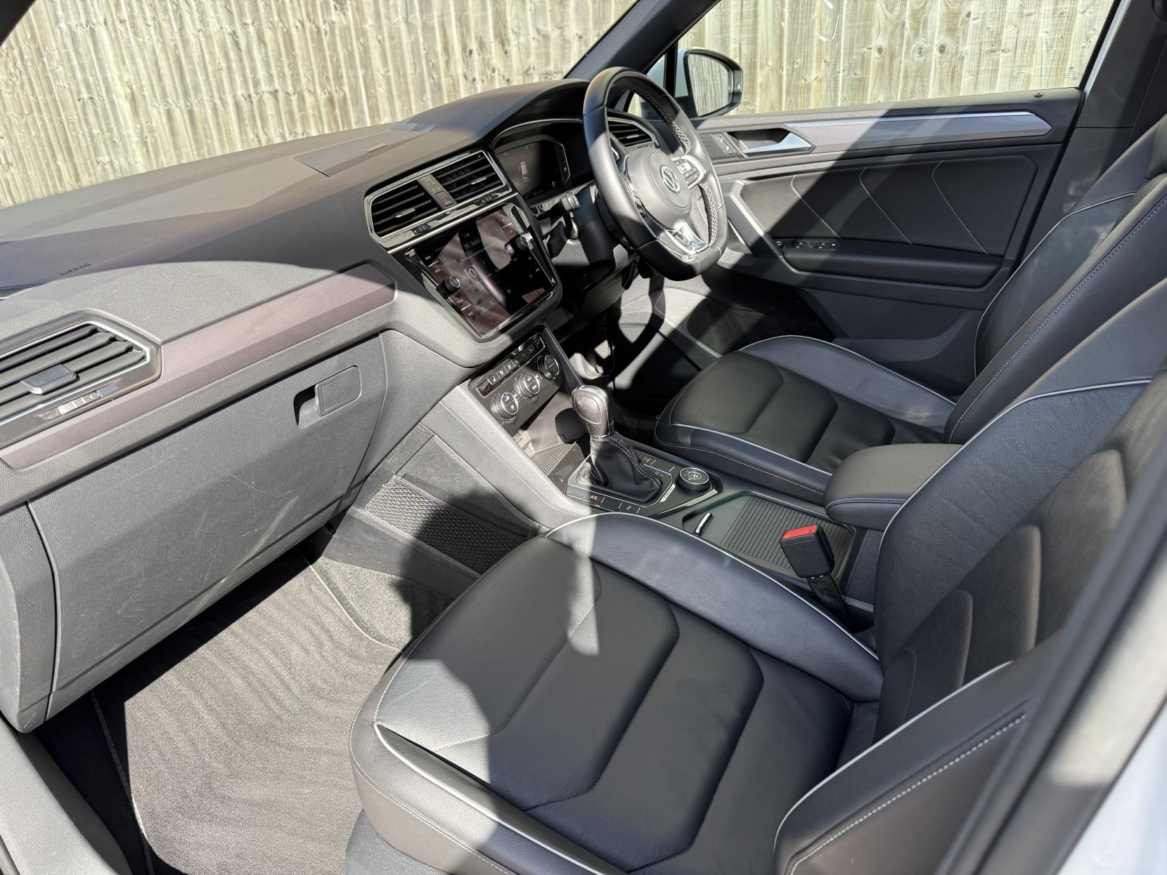 Volkswagen Tiguan 2.0 TDI R-Line SUV 5dr Diesel DSG 4Motion Euro 6 (s/s) (190 ps)