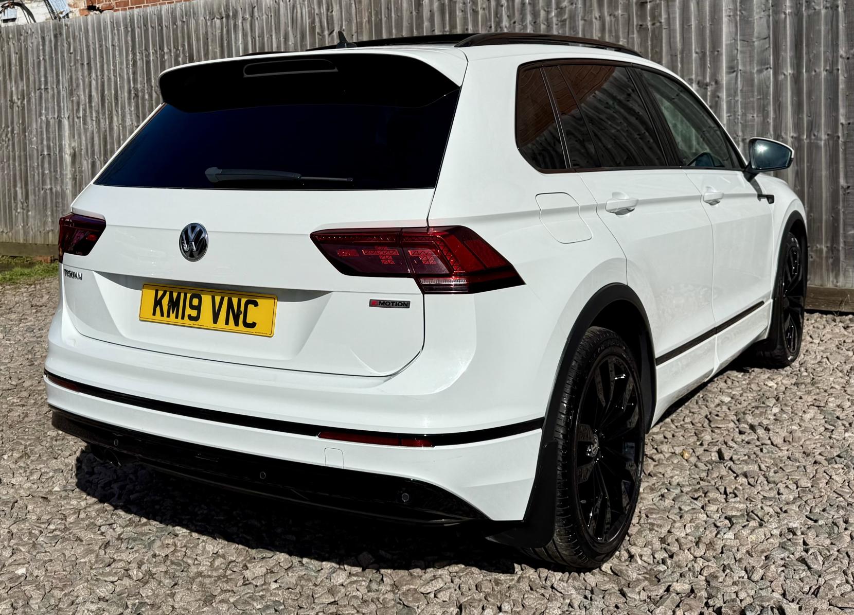 Volkswagen Tiguan 2.0 TDI R-Line SUV 5dr Diesel DSG 4Motion Euro 6 (s/s) (190 ps)