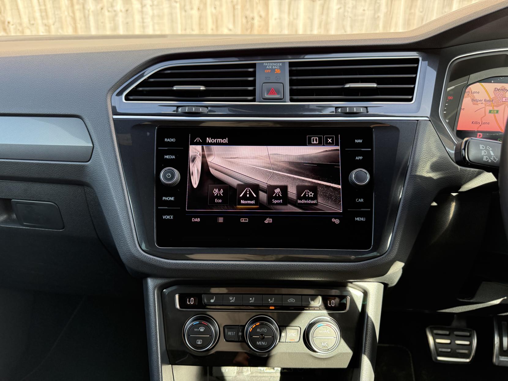 Volkswagen Tiguan 2.0 TDI R-Line SUV 5dr Diesel DSG 4Motion Euro 6 (s/s) (190 ps)