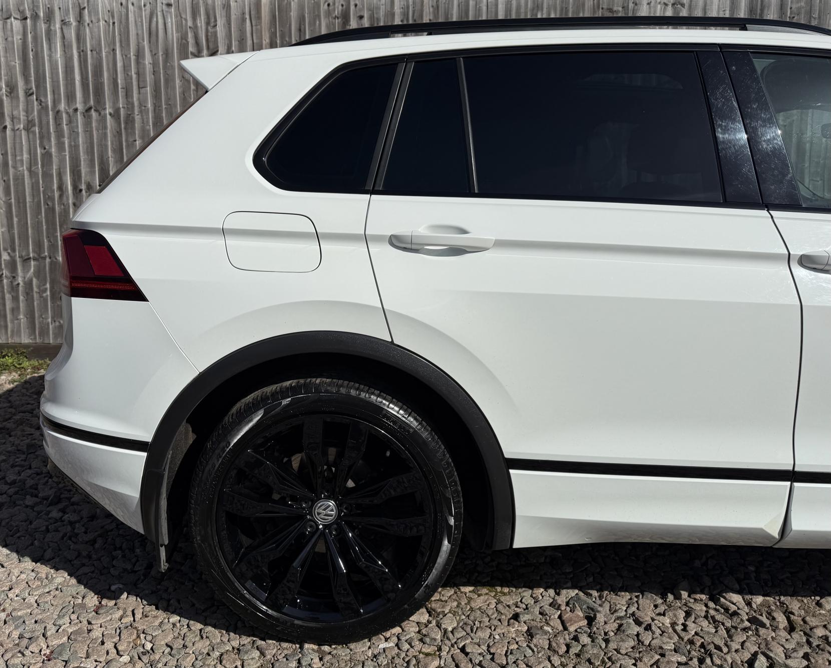 Volkswagen Tiguan 2.0 TDI R-Line SUV 5dr Diesel DSG 4Motion Euro 6 (s/s) (190 ps)