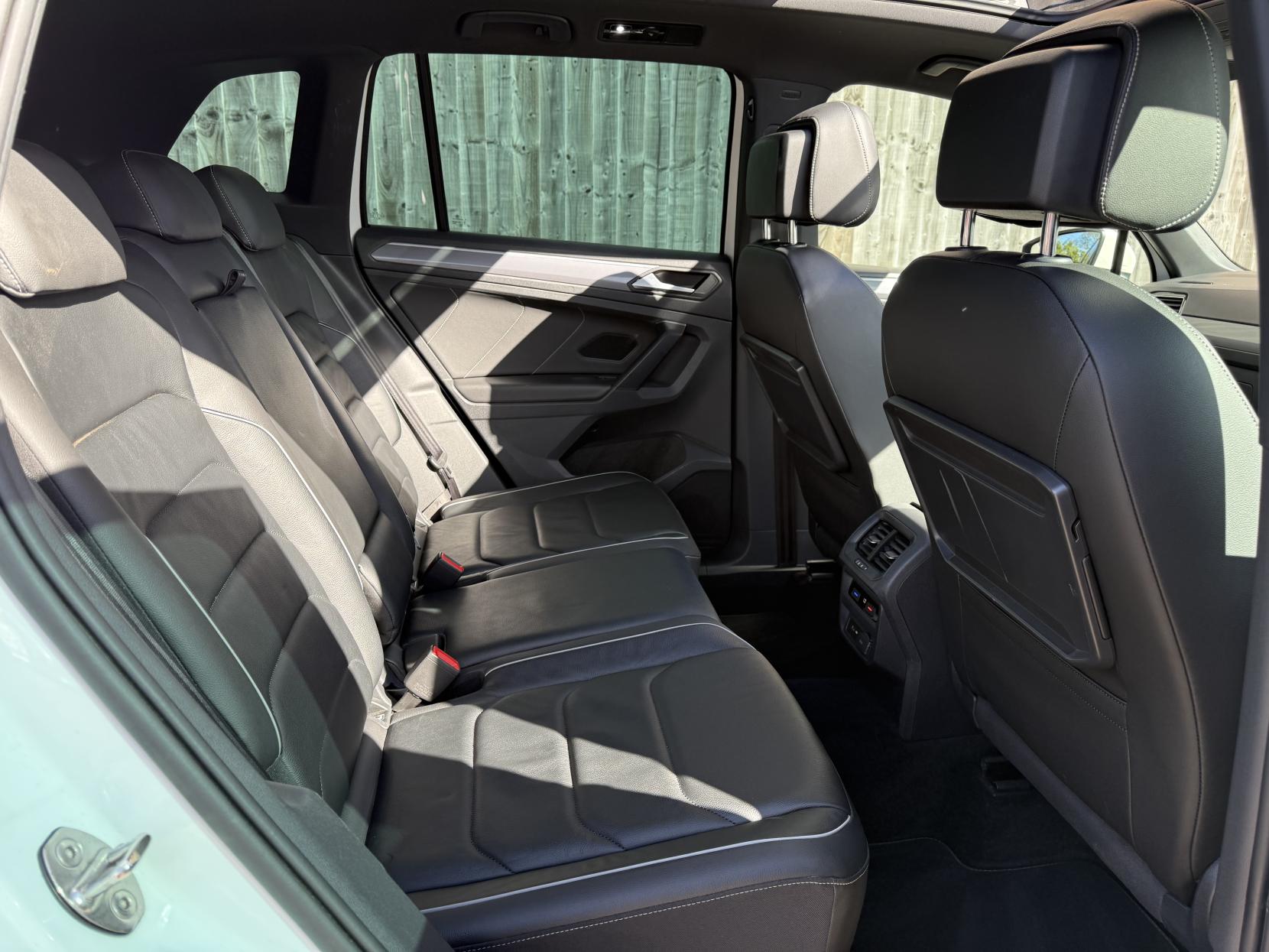 Volkswagen Tiguan 2.0 TDI R-Line SUV 5dr Diesel DSG 4Motion Euro 6 (s/s) (190 ps)