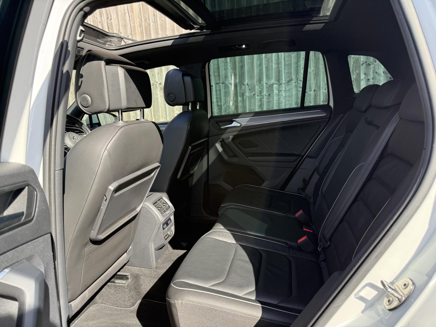 Volkswagen Tiguan 2.0 TDI R-Line SUV 5dr Diesel DSG 4Motion Euro 6 (s/s) (190 ps)