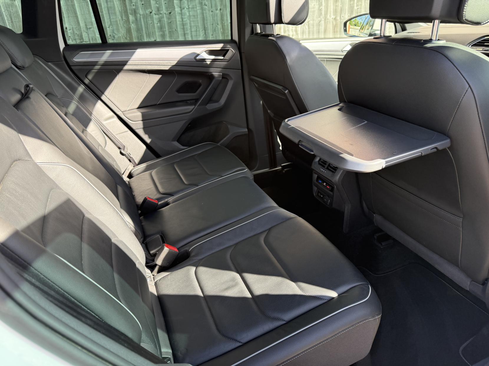 Volkswagen Tiguan 2.0 TDI R-Line SUV 5dr Diesel DSG 4Motion Euro 6 (s/s) (190 ps)