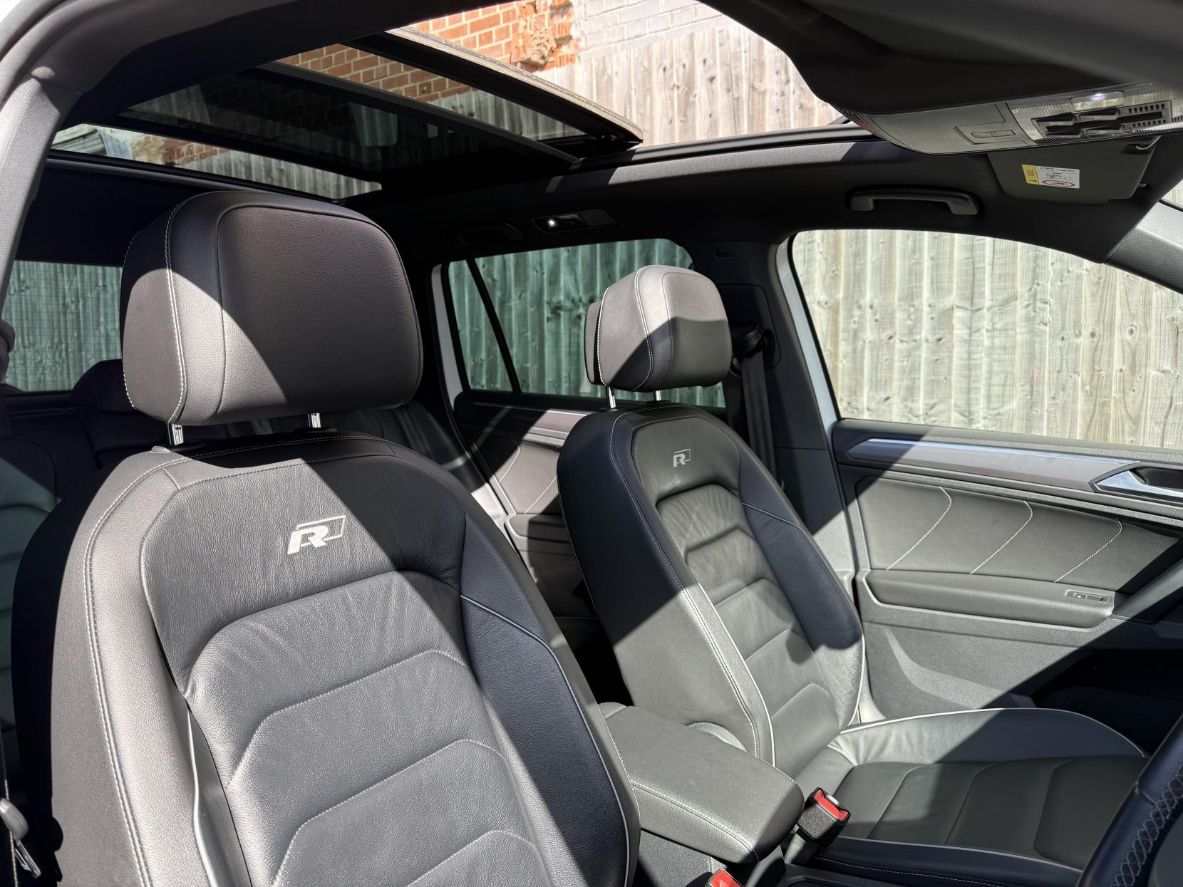 Volkswagen Tiguan 2.0 TDI R-Line SUV 5dr Diesel DSG 4Motion Euro 6 (s/s) (190 ps)