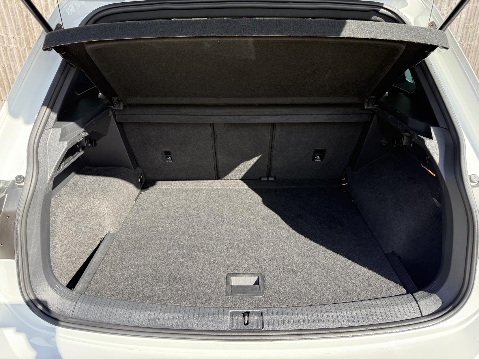 Volkswagen Tiguan 2.0 TDI R-Line SUV 5dr Diesel DSG 4Motion Euro 6 (s/s) (190 ps)