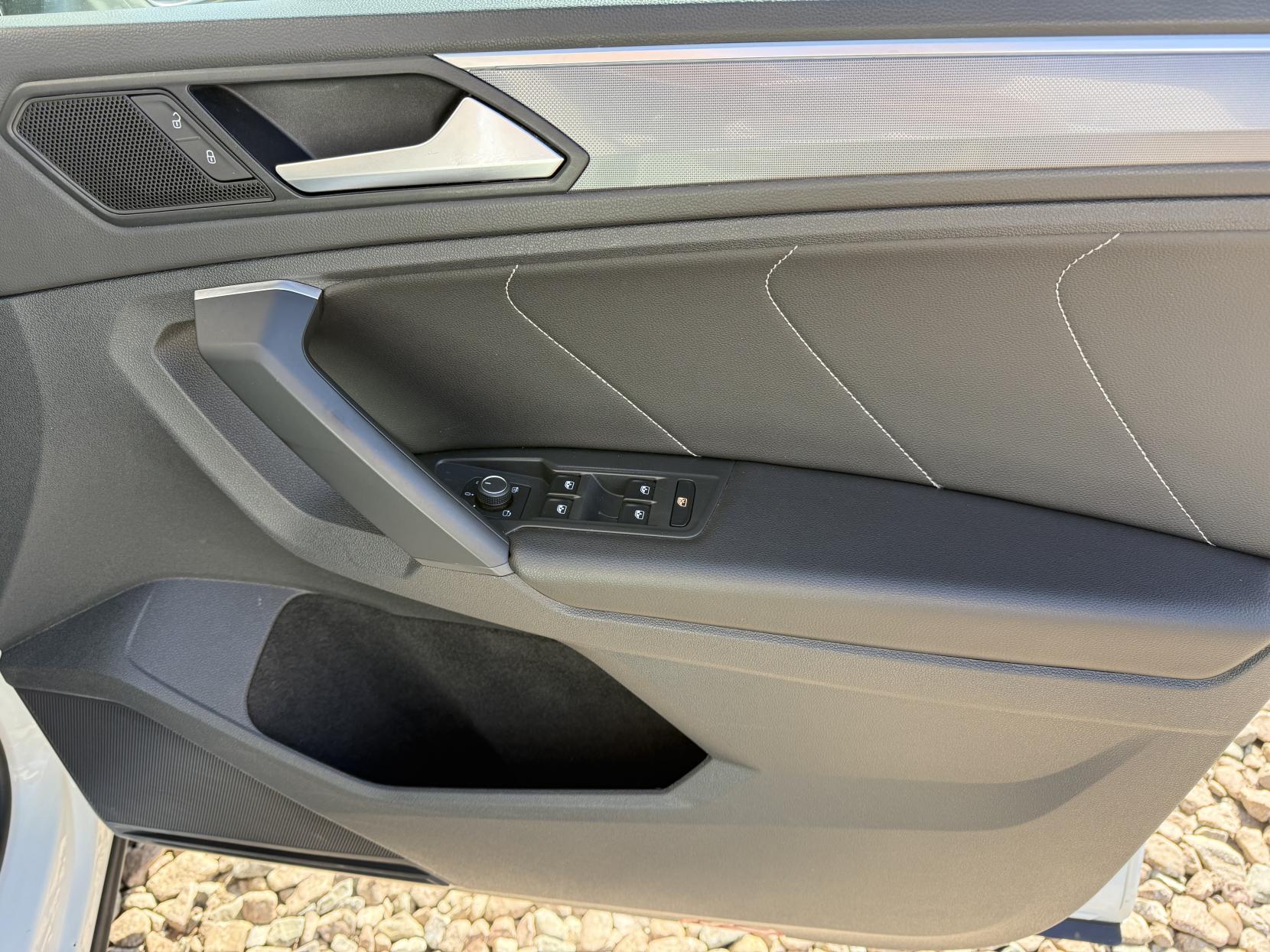 Volkswagen Tiguan 2.0 TDI R-Line SUV 5dr Diesel DSG 4Motion Euro 6 (s/s) (190 ps)