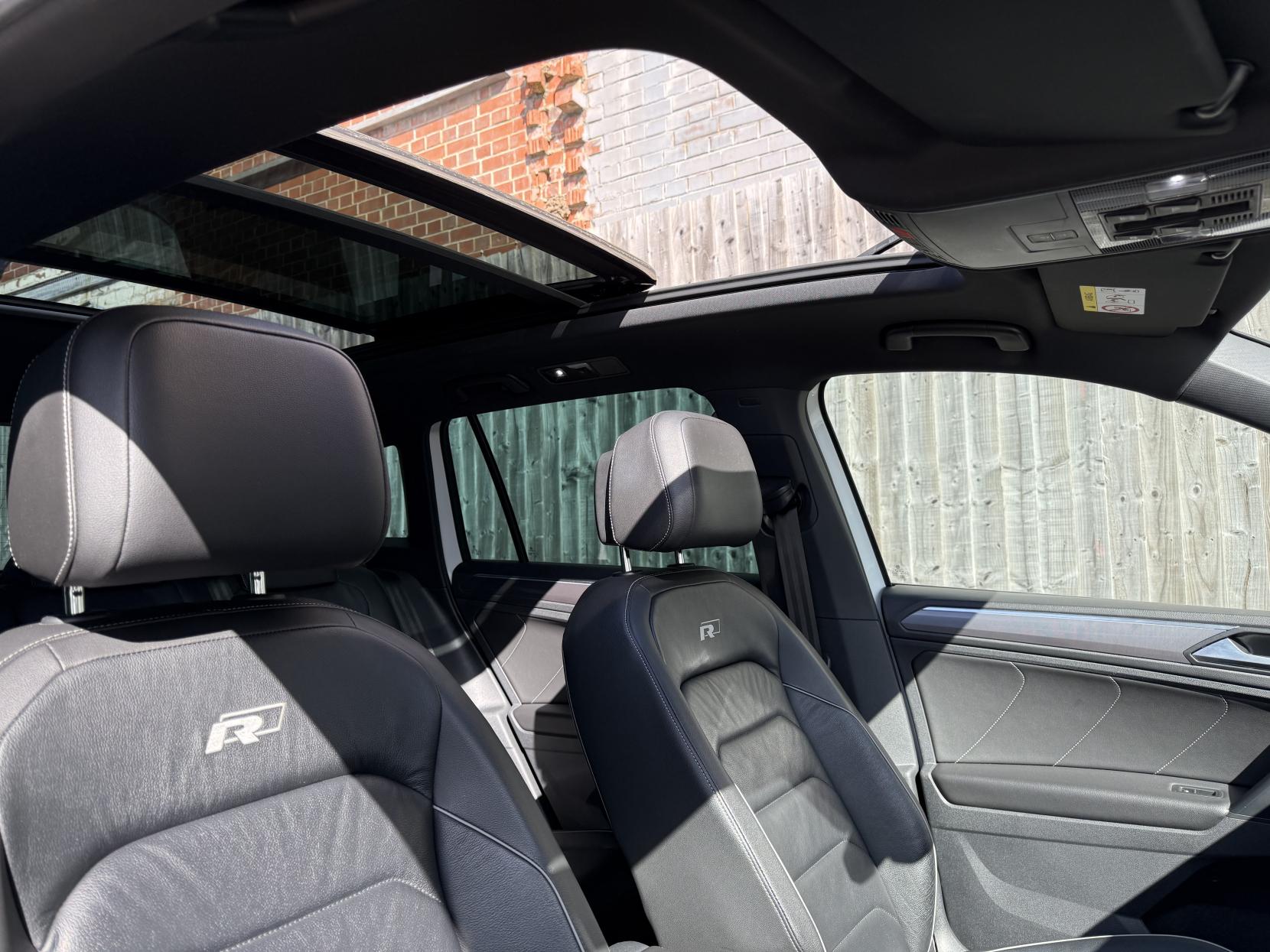 Volkswagen Tiguan 2.0 TDI R-Line SUV 5dr Diesel DSG 4Motion Euro 6 (s/s) (190 ps)