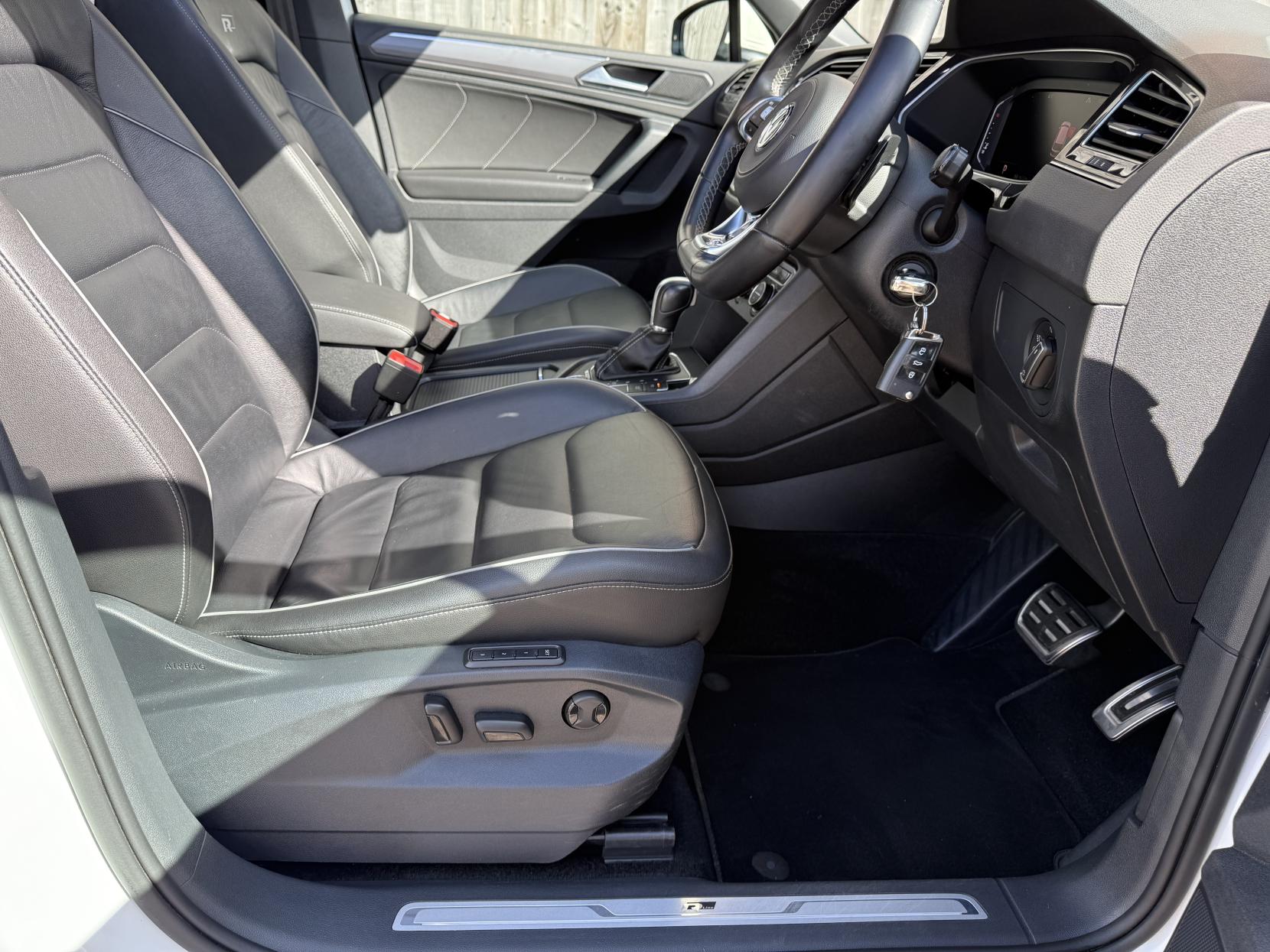 Volkswagen Tiguan 2.0 TDI R-Line SUV 5dr Diesel DSG 4Motion Euro 6 (s/s) (190 ps)