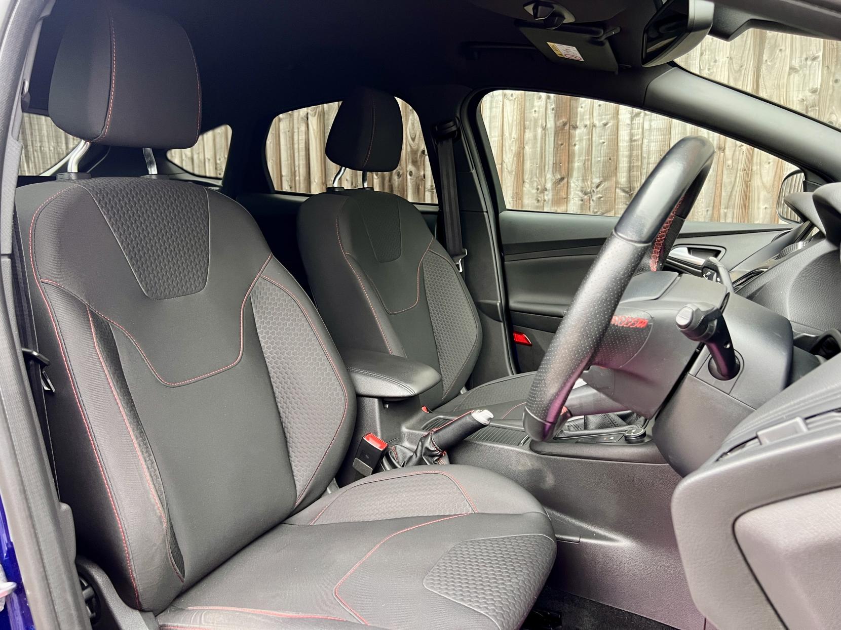 Ford Focus 1.5T EcoBoost ST-Line X Hatchback 5dr Petrol Manual Euro 6 (s/s) (182 ps)