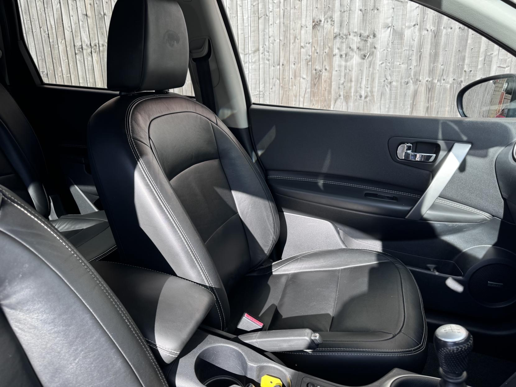 Nissan Qashqai+2 1.6 dCi Tekna SUV 5dr Diesel Manual 4WD Euro 5 (AVM) (130 ps)