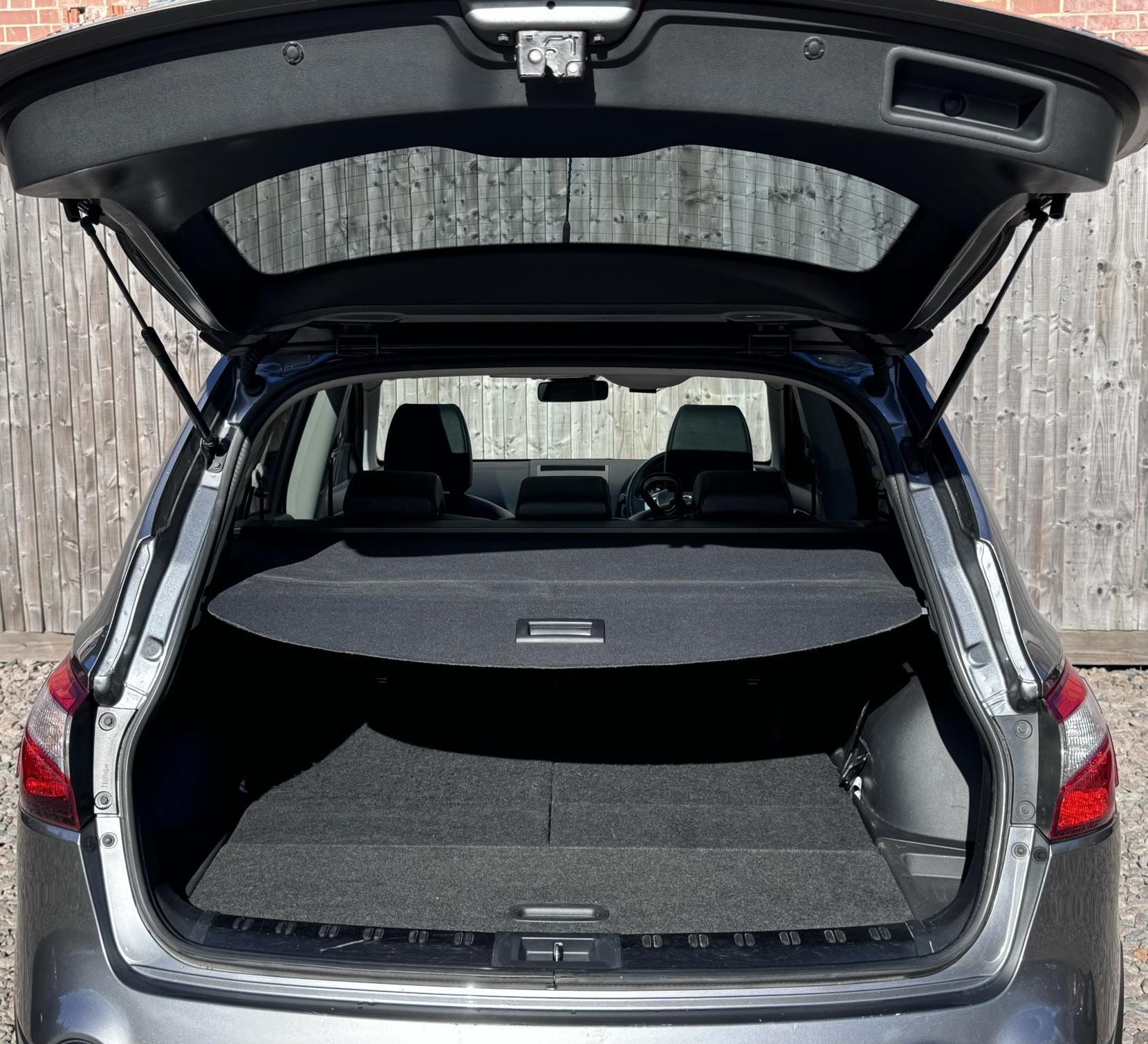 Nissan Qashqai+2 1.6 dCi Tekna SUV 5dr Diesel Manual 4WD Euro 5 (AVM) (130 ps)