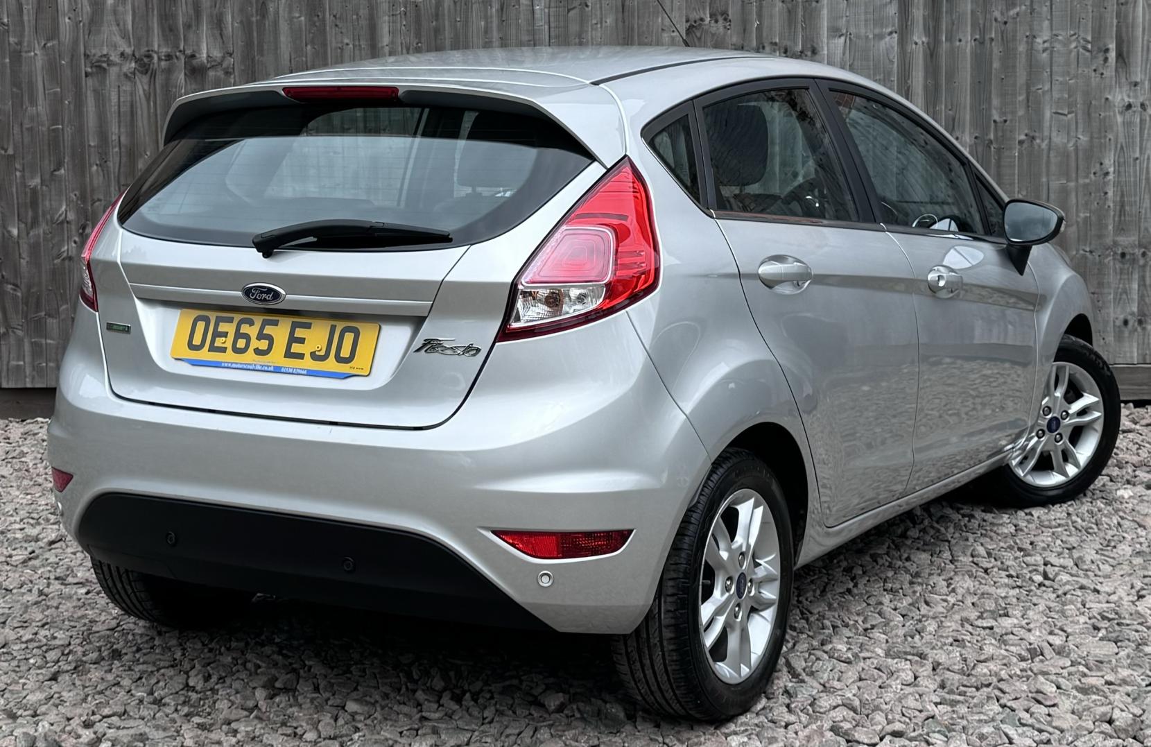 Ford Fiesta 1.0T EcoBoost Zetec Hatchback 5dr Petrol Manual Euro 6 (s/s) (100 ps)
