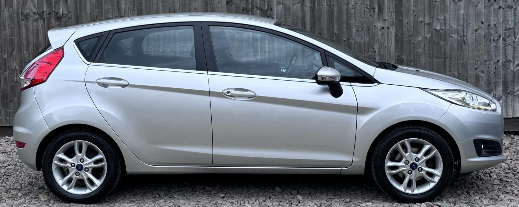 Ford Fiesta 1.0T EcoBoost Zetec Hatchback 5dr Petrol Manual Euro 6 (s/s) (100 ps)
