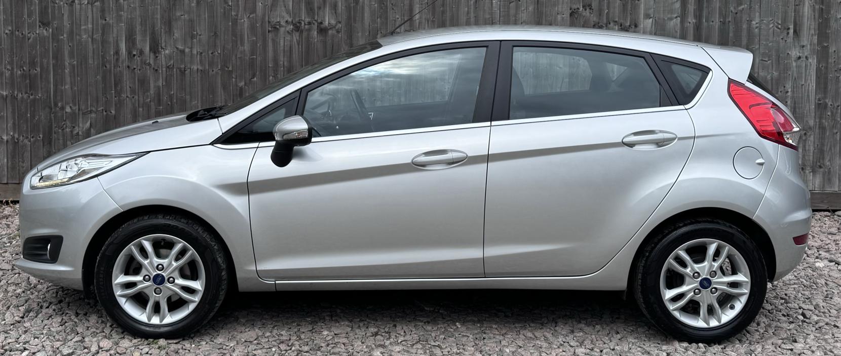 Ford Fiesta 1.0T EcoBoost Zetec Hatchback 5dr Petrol Manual Euro 6 (s/s) (100 ps)