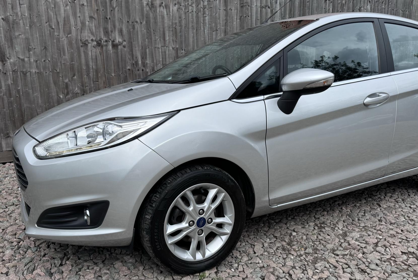 Ford Fiesta 1.0T EcoBoost Zetec Hatchback 5dr Petrol Manual Euro 6 (s/s) (100 ps)