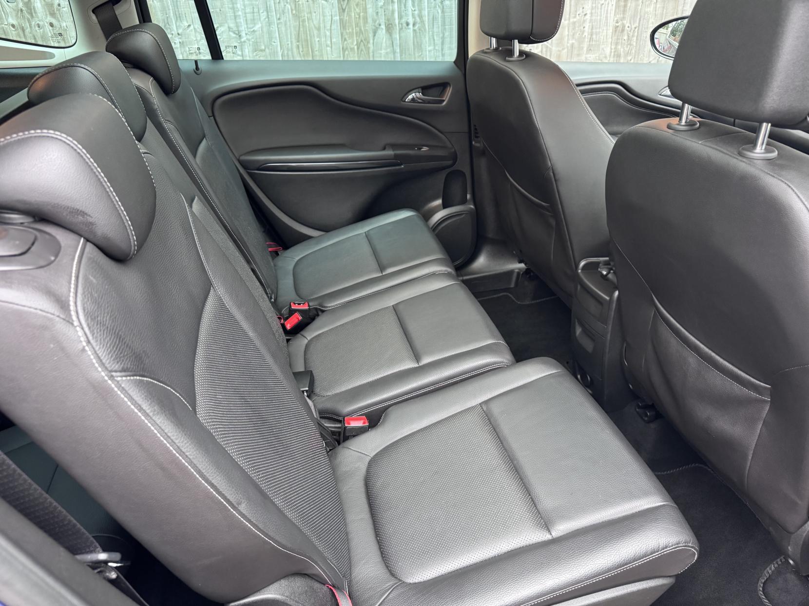 Vauxhall Zafira Tourer 2.0 CDTi Elite MPV 5dr Diesel Manual Euro 6 (s/s) (170 ps)