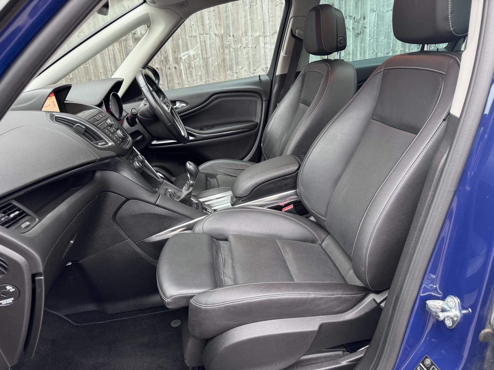 Vauxhall Zafira Tourer 2.0 CDTi Elite MPV 5dr Diesel Manual Euro 6 (s/s) (170 ps)