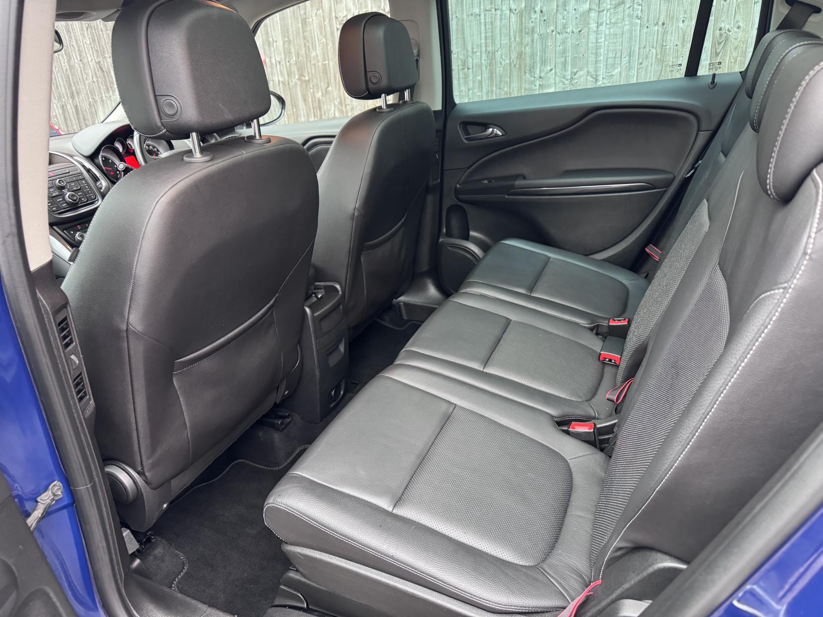 Vauxhall Zafira Tourer 2.0 CDTi Elite MPV 5dr Diesel Manual Euro 6 (s/s) (170 ps)