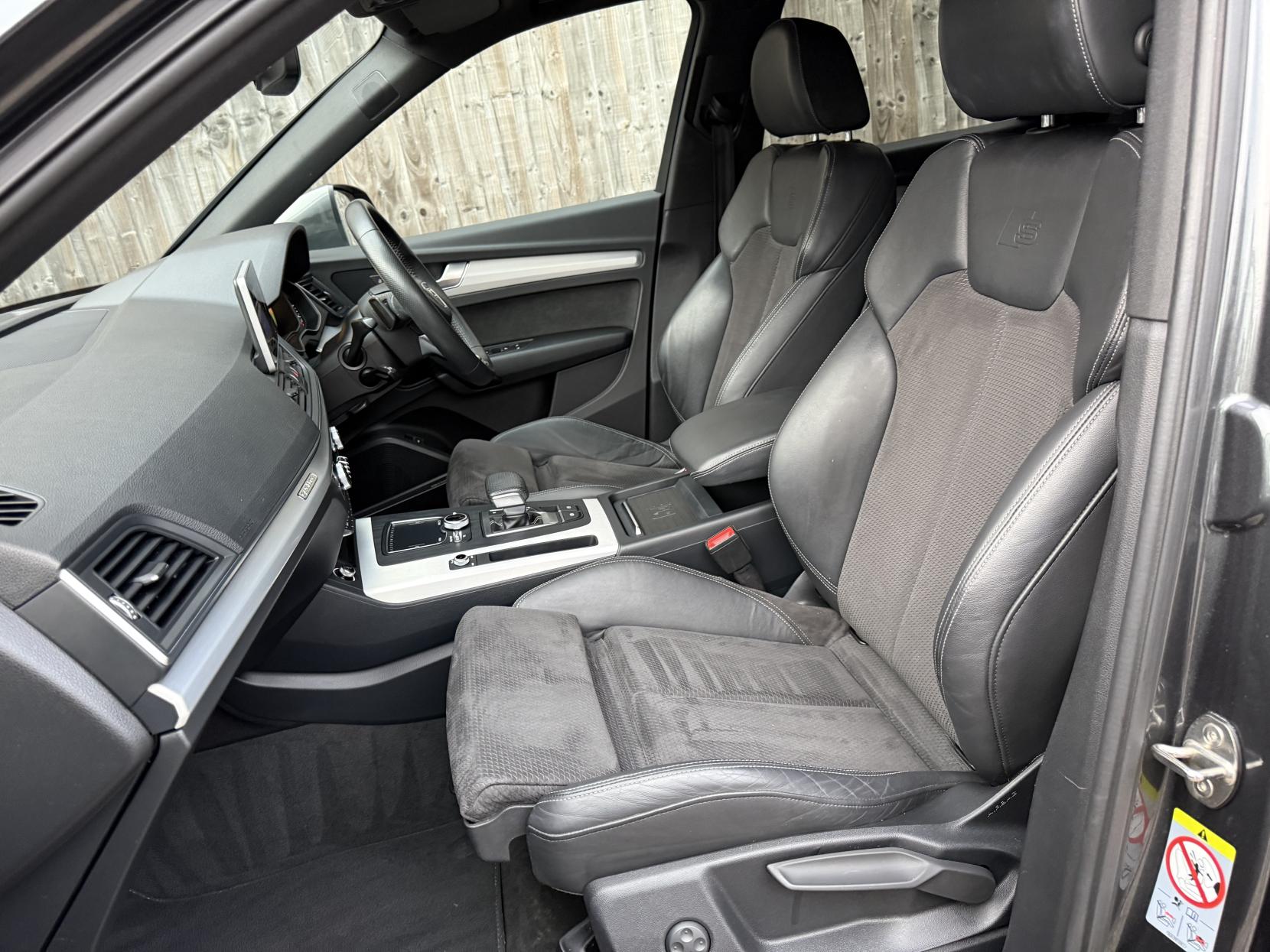 Audi Q5 2.0 TDI 40 S line SUV 5dr Diesel S Tronic quattro Euro 6 (s/s) (190 ps)