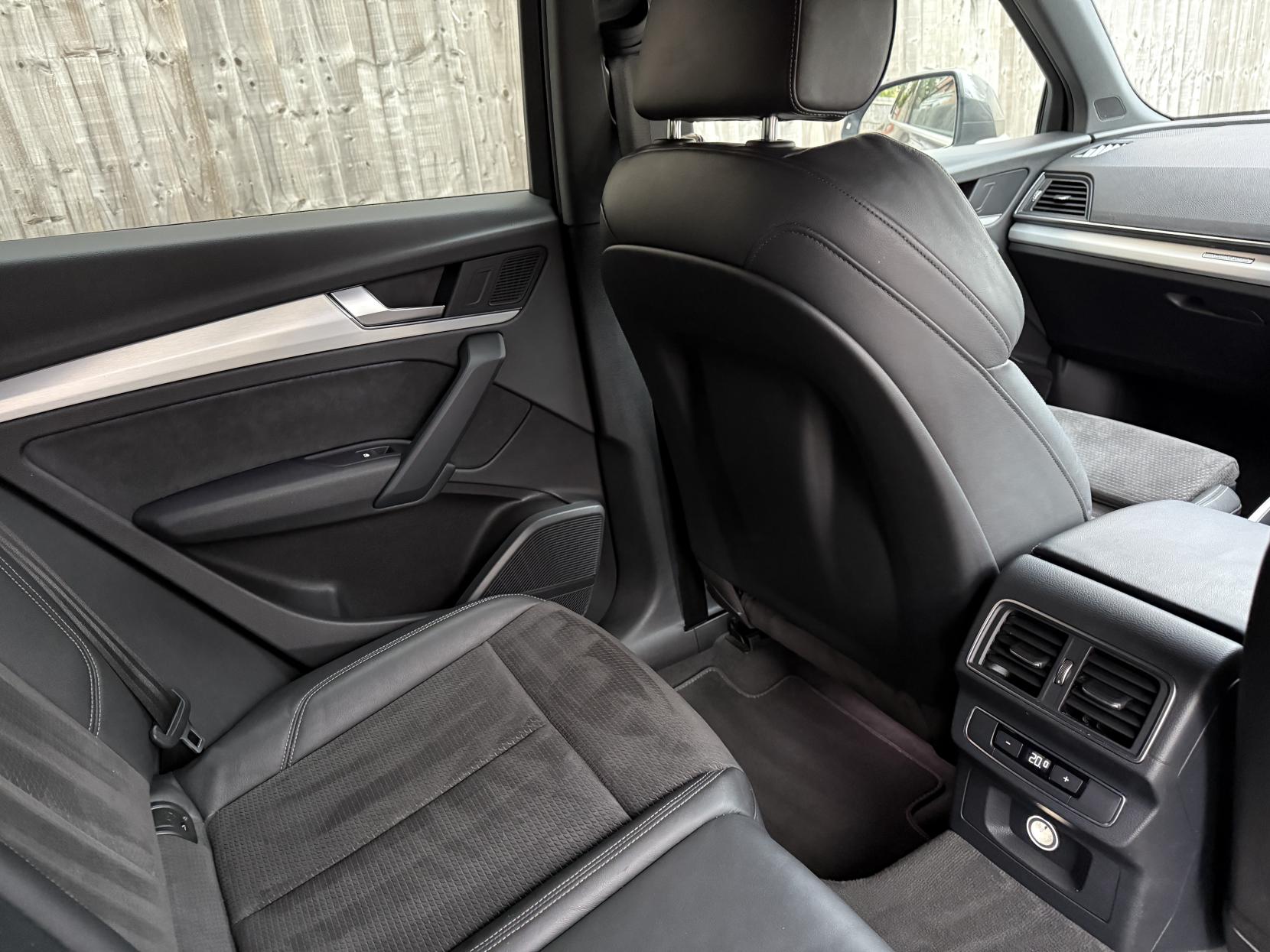 Audi Q5 2.0 TDI 40 S line SUV 5dr Diesel S Tronic quattro Euro 6 (s/s) (190 ps)