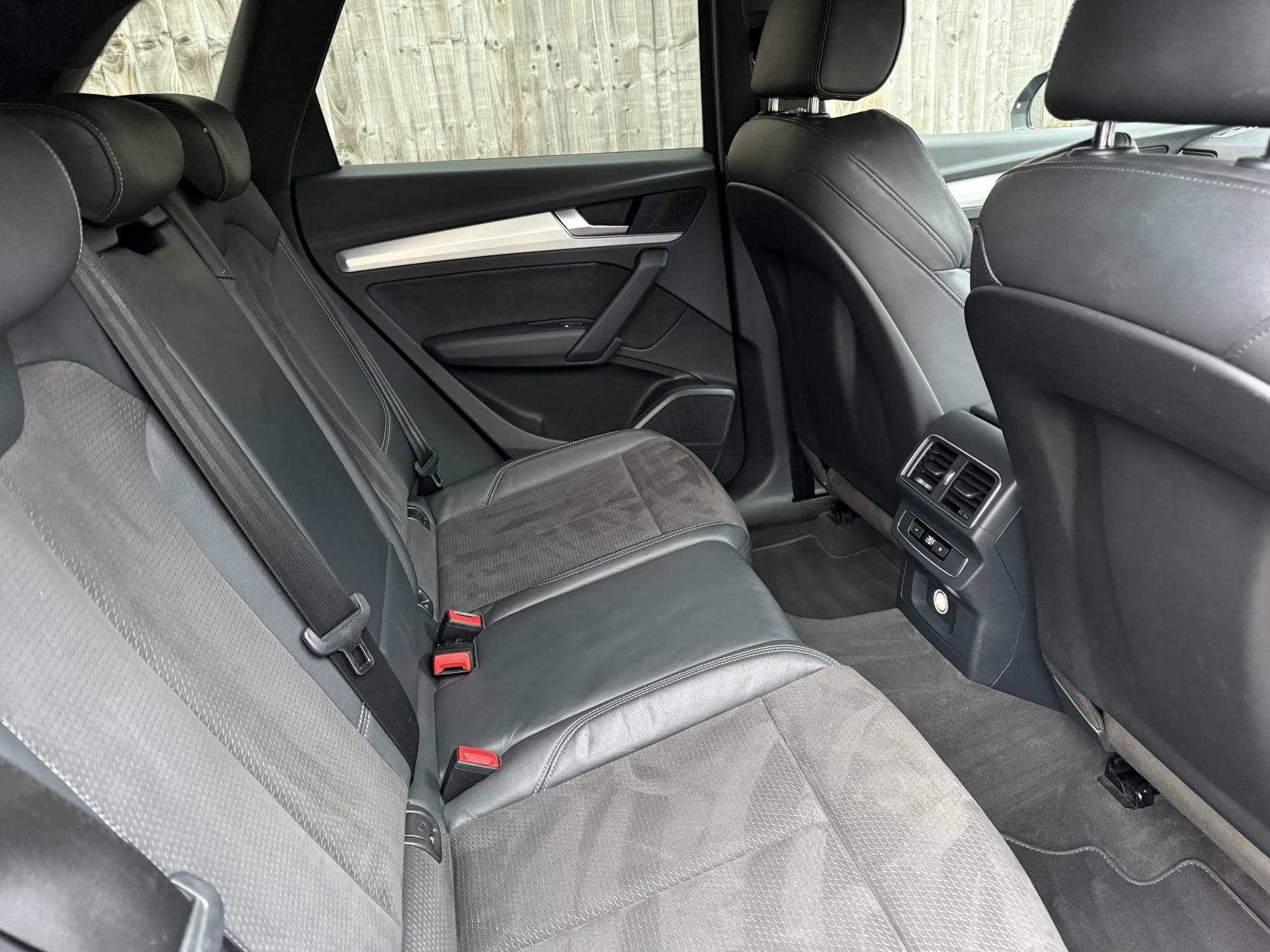 Audi Q5 2.0 TDI 40 S line SUV 5dr Diesel S Tronic quattro Euro 6 (s/s) (190 ps)