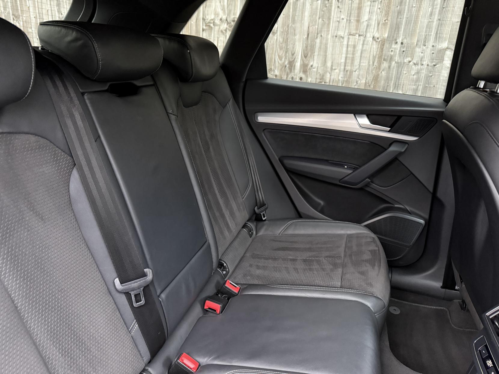Audi Q5 2.0 TDI 40 S line SUV 5dr Diesel S Tronic quattro Euro 6 (s/s) (190 ps)